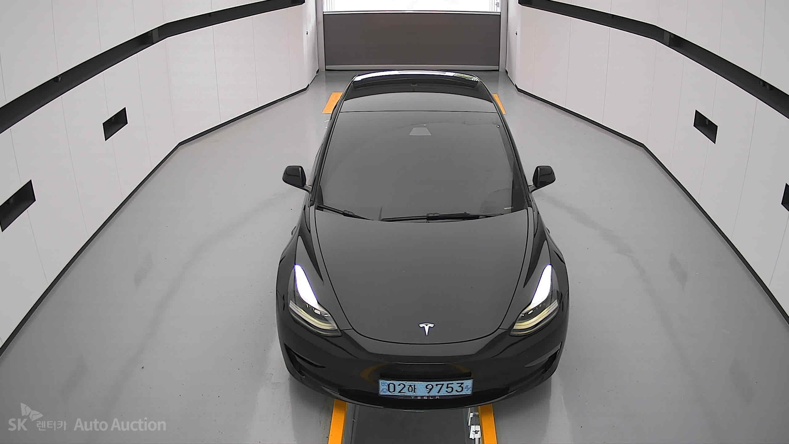 2022 - tesla model 3