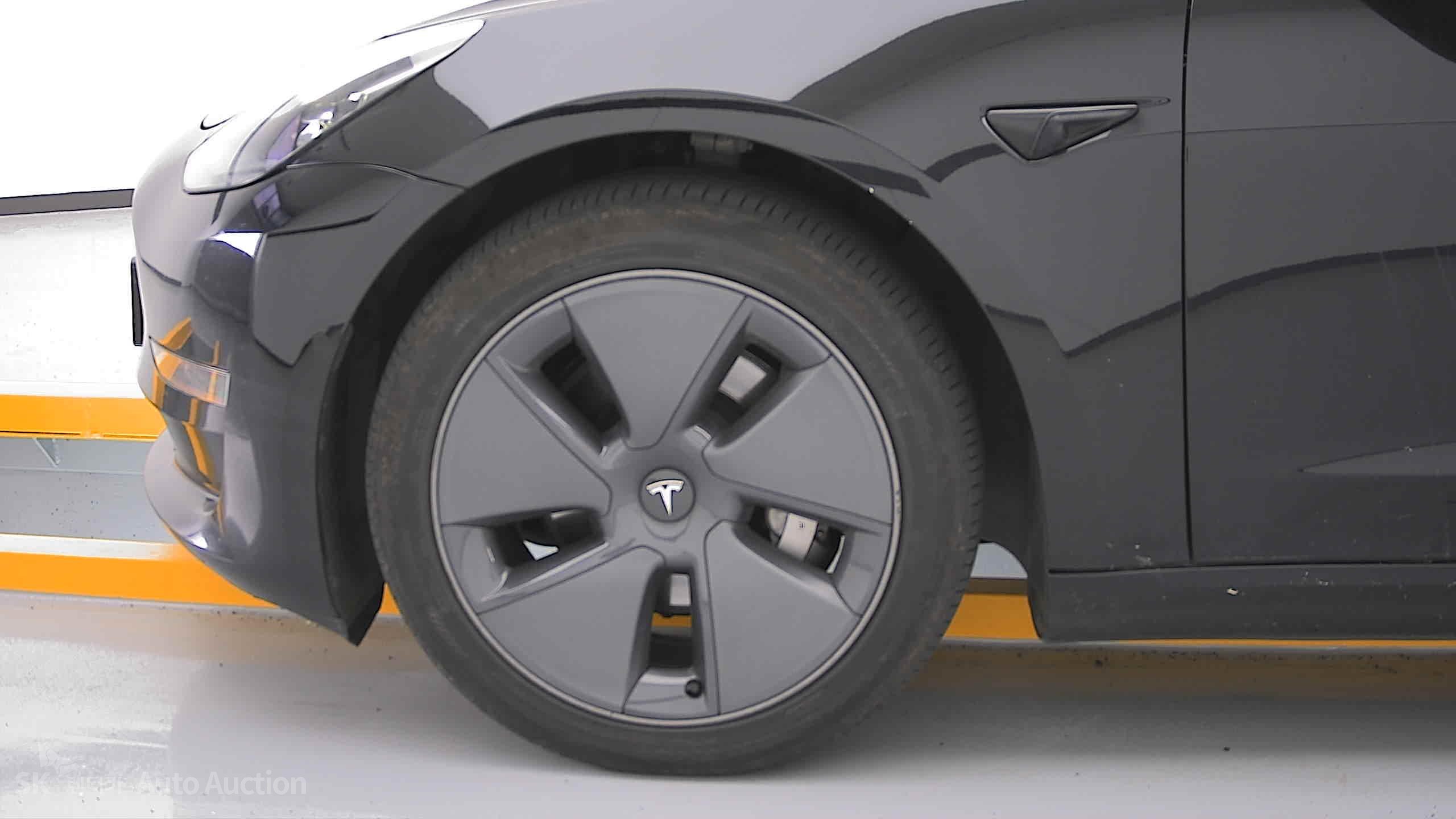 2022 - tesla model 3