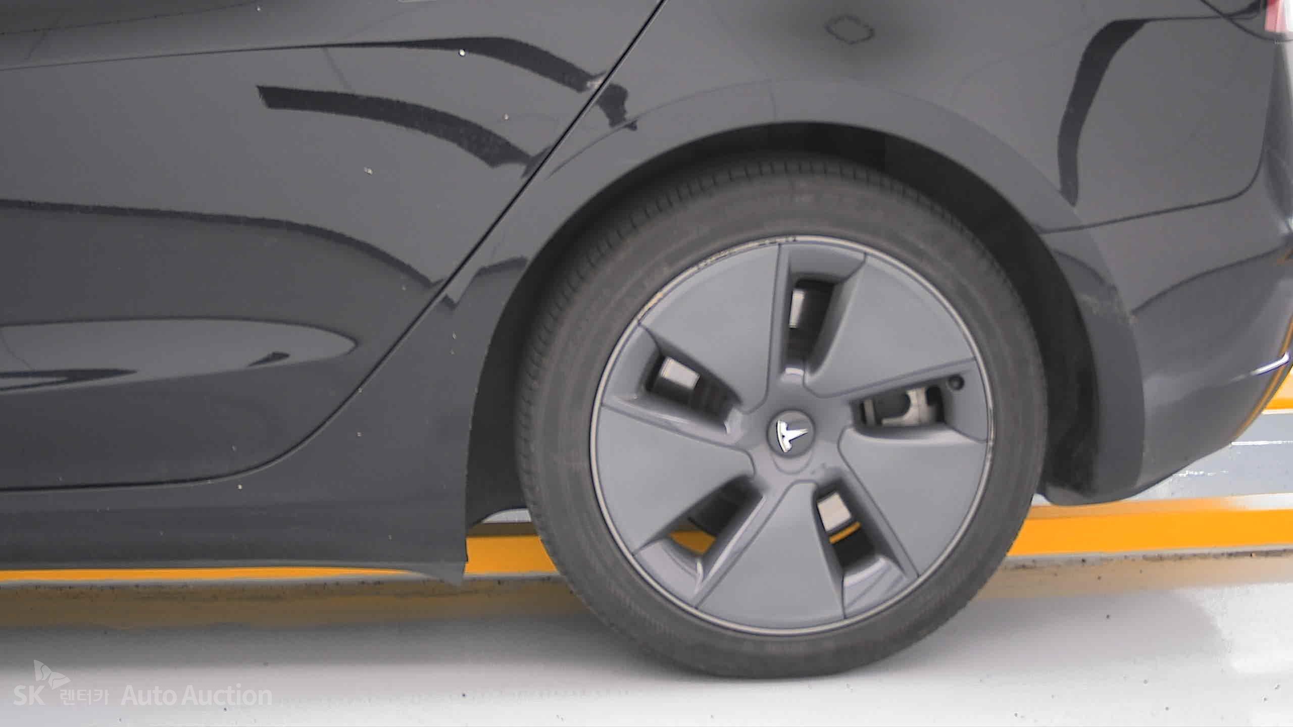 2022 - tesla model 3