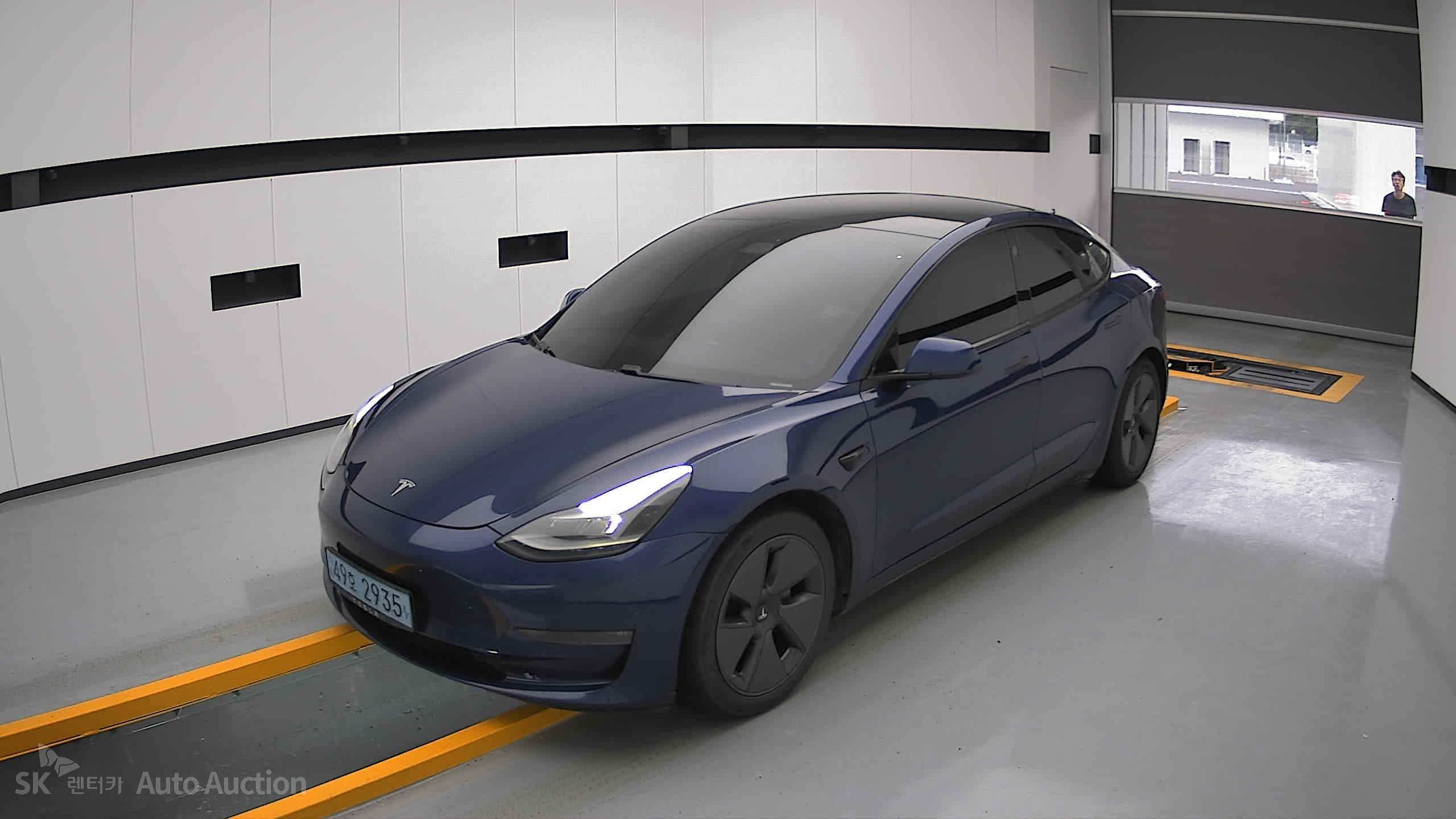 2021 - tesla model 3