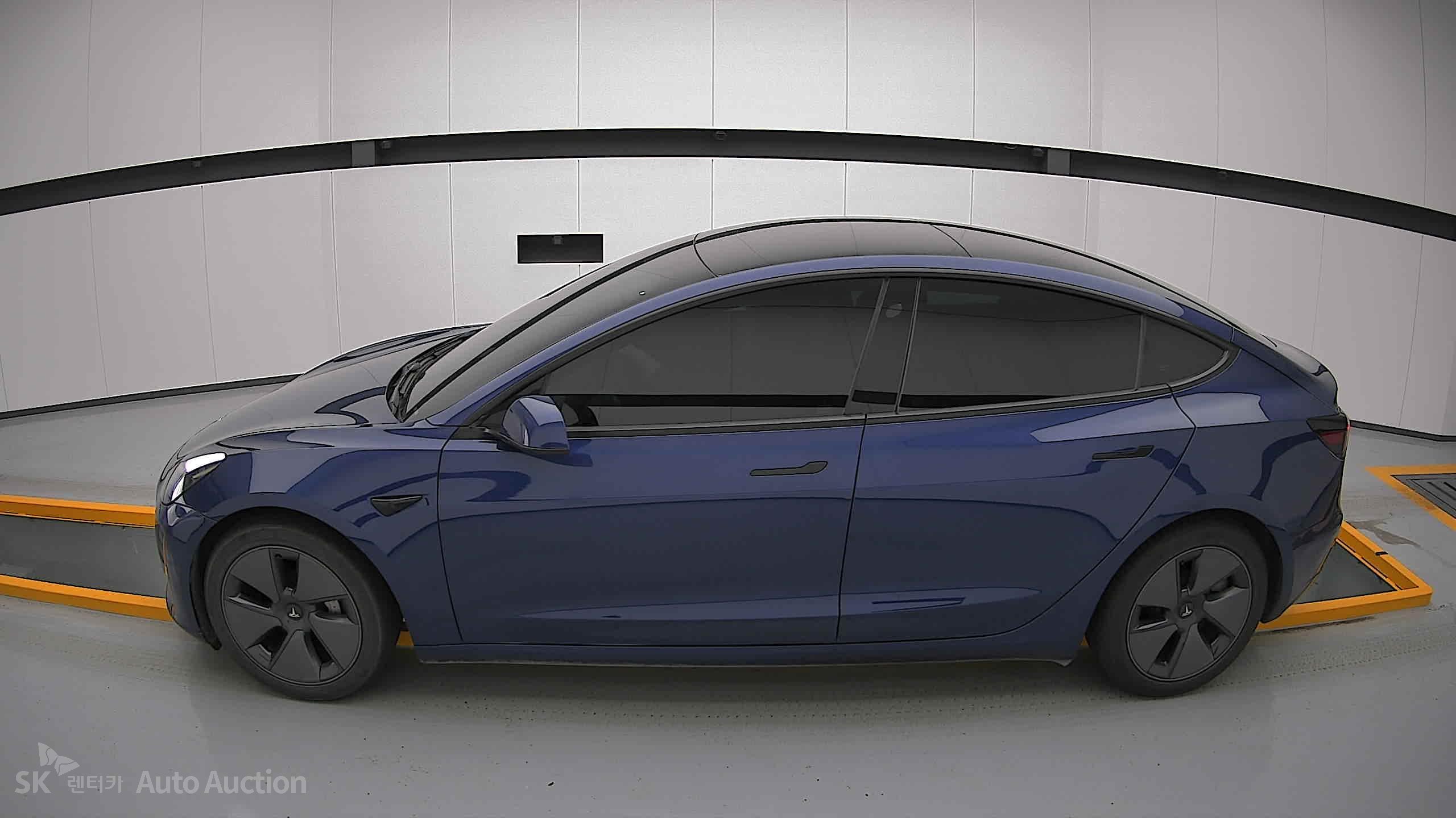 2021 - tesla model 3