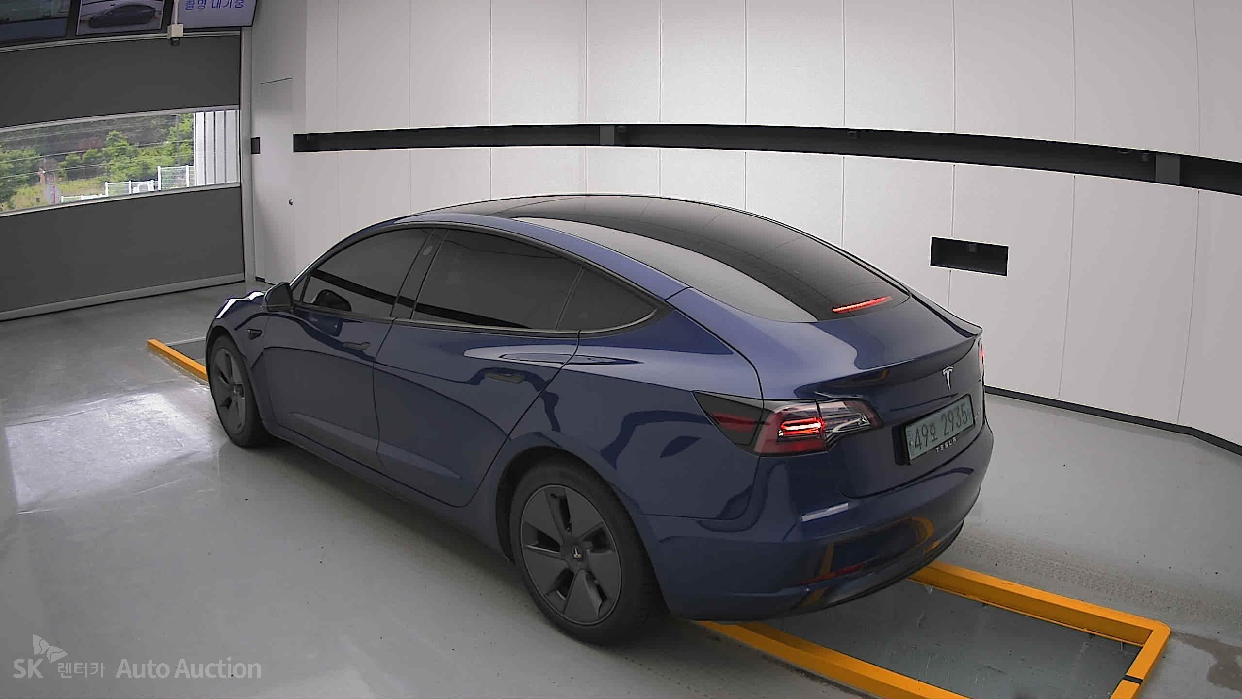 2021 - tesla model 3