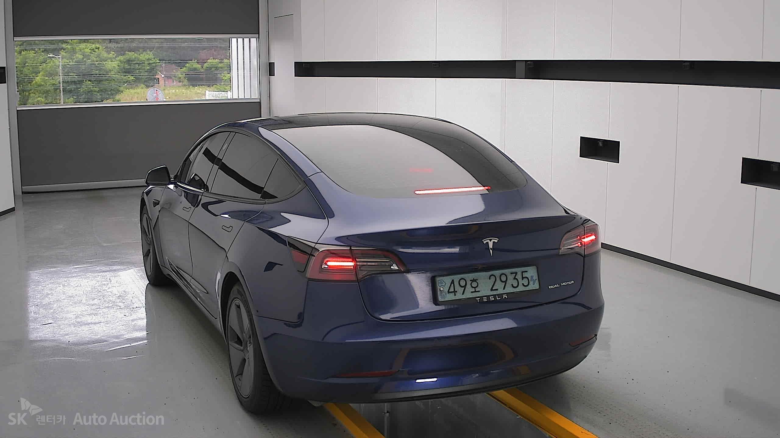 2021 - tesla model 3