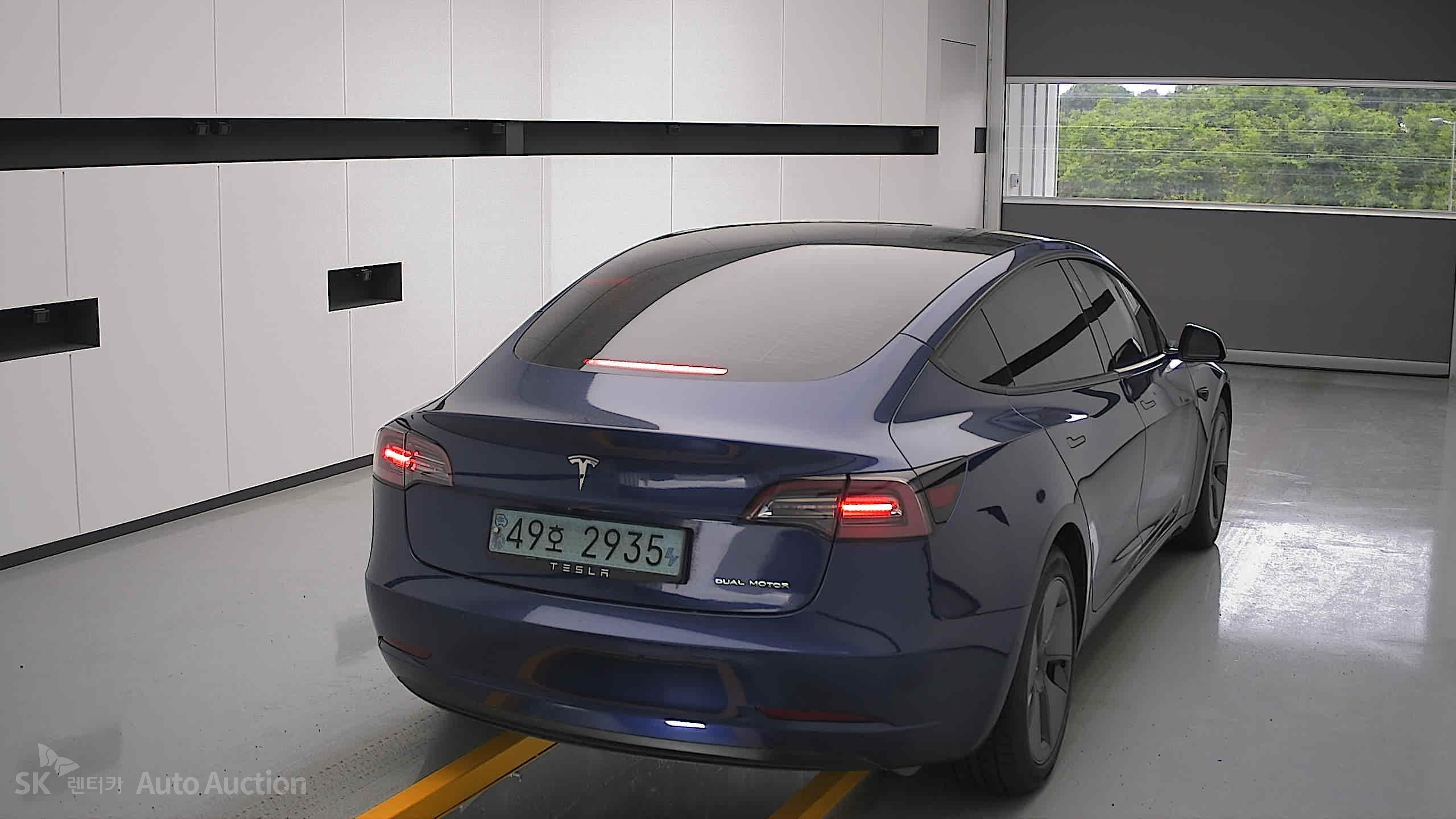 2021 - tesla model 3