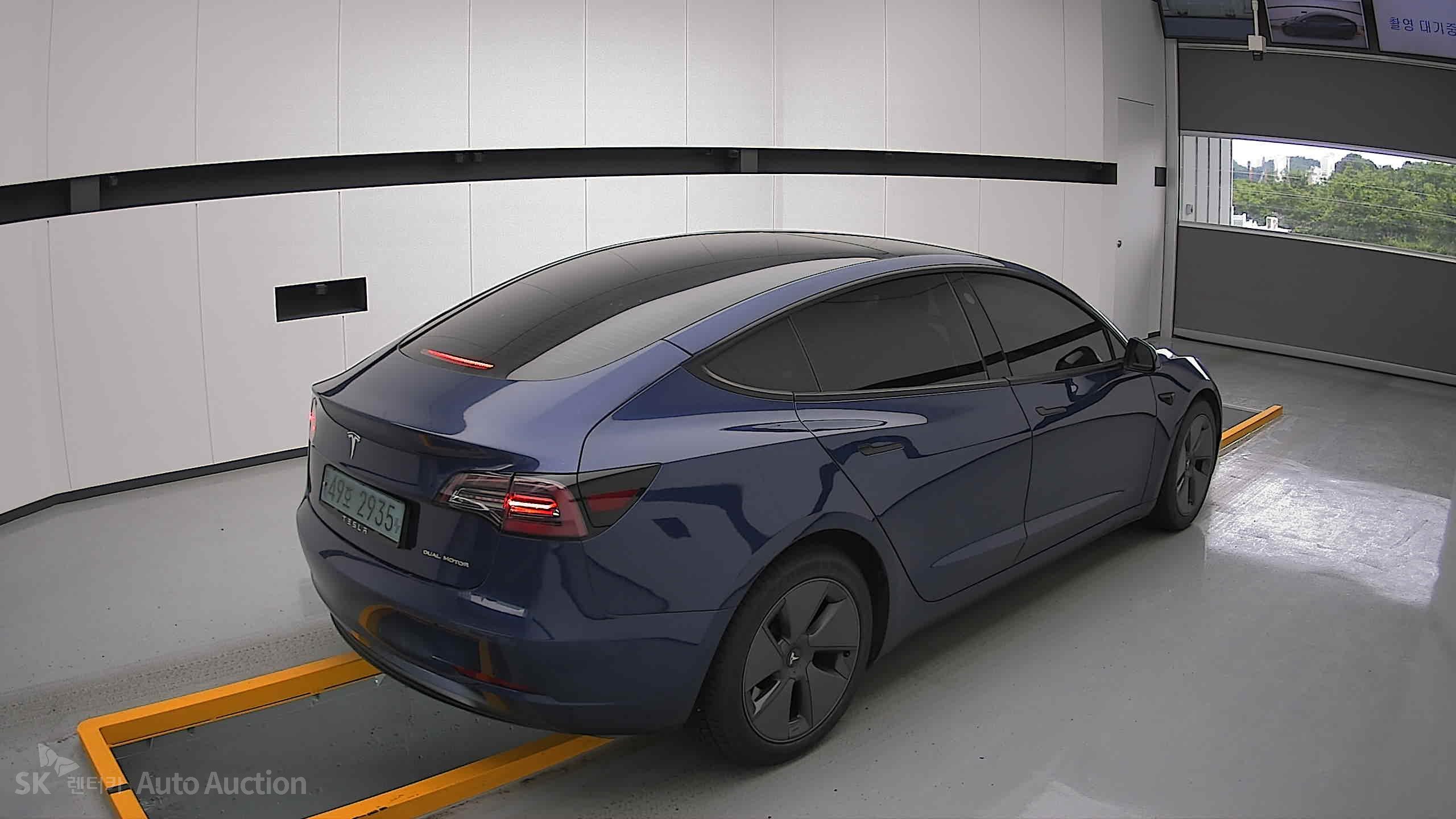 2021 - tesla model 3