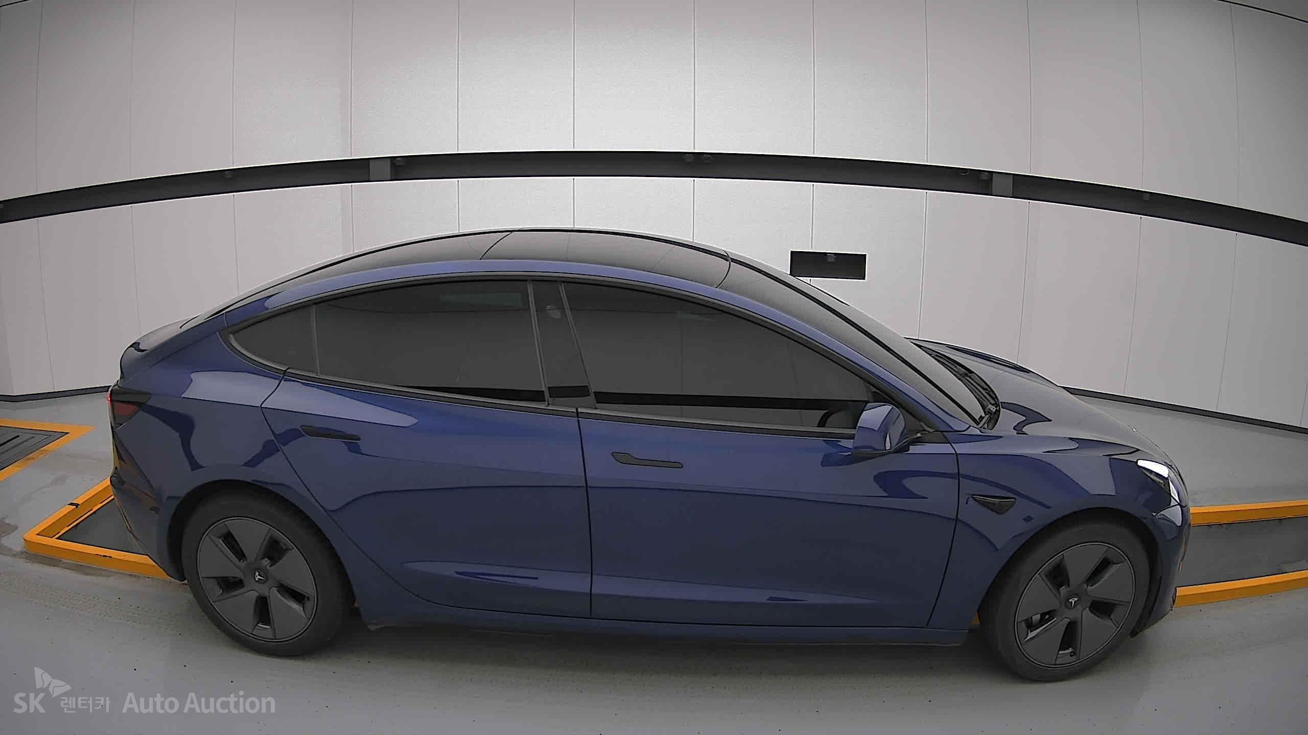 2021 - tesla model 3