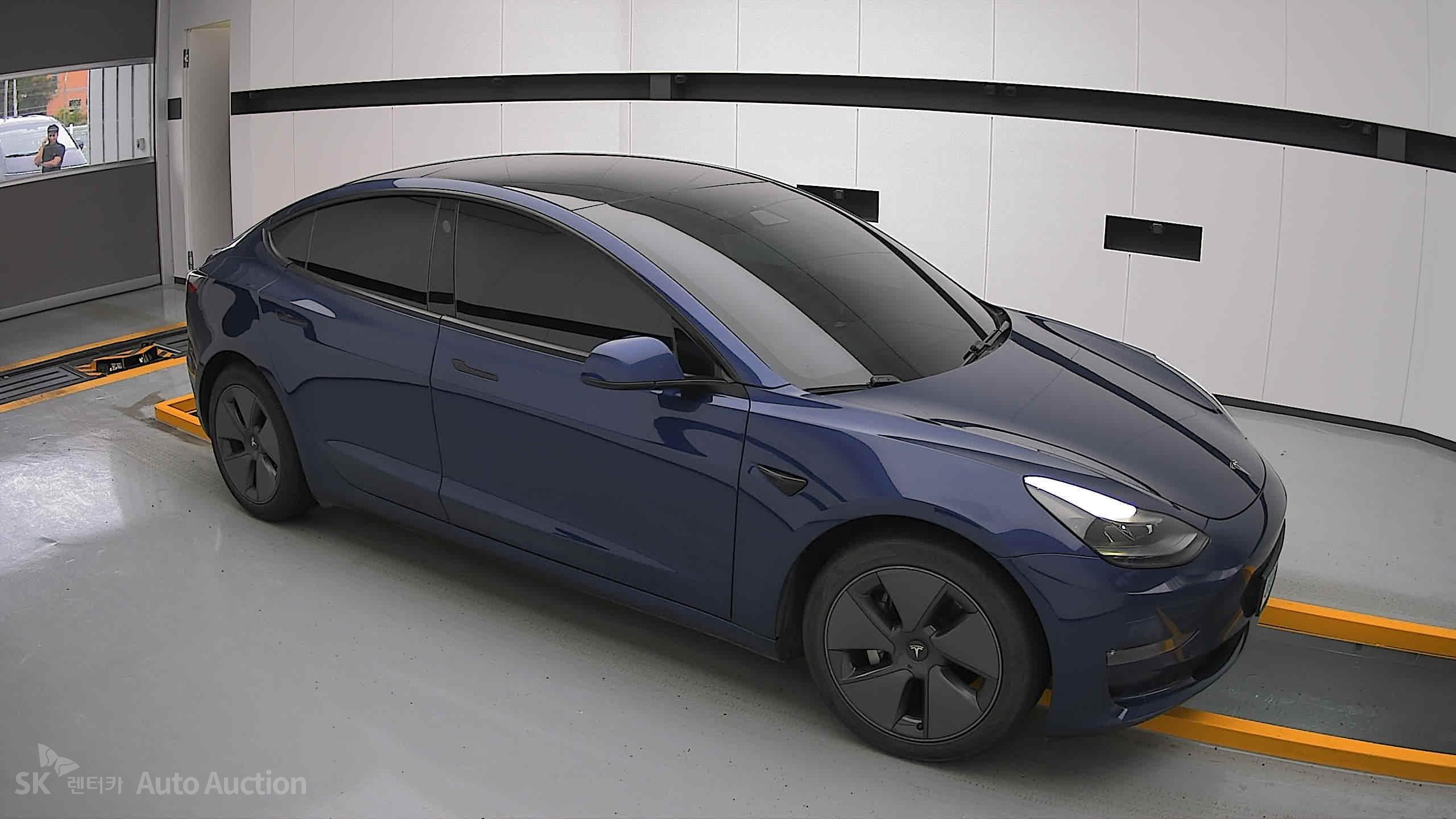 2021 - tesla model 3