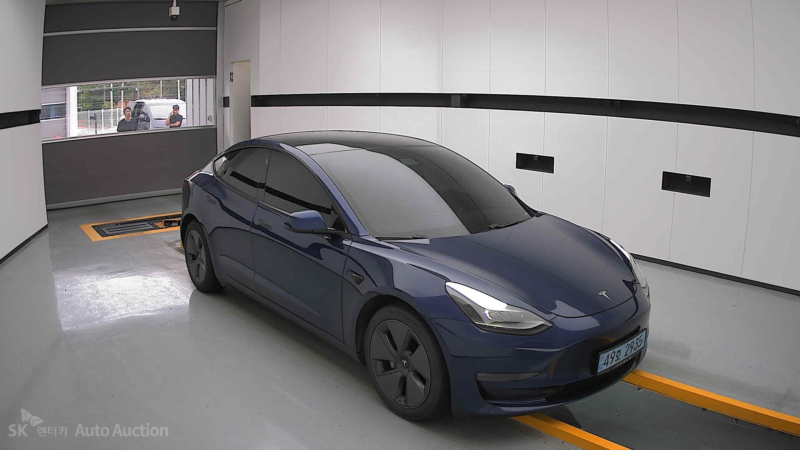 2021 - tesla model 3