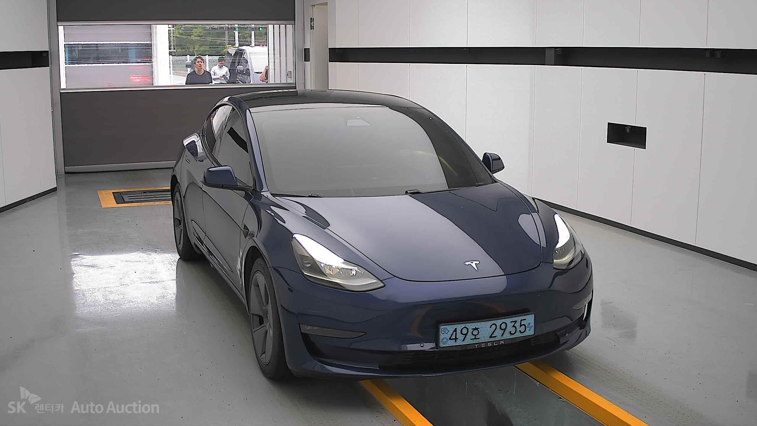 2021 - tesla model 3