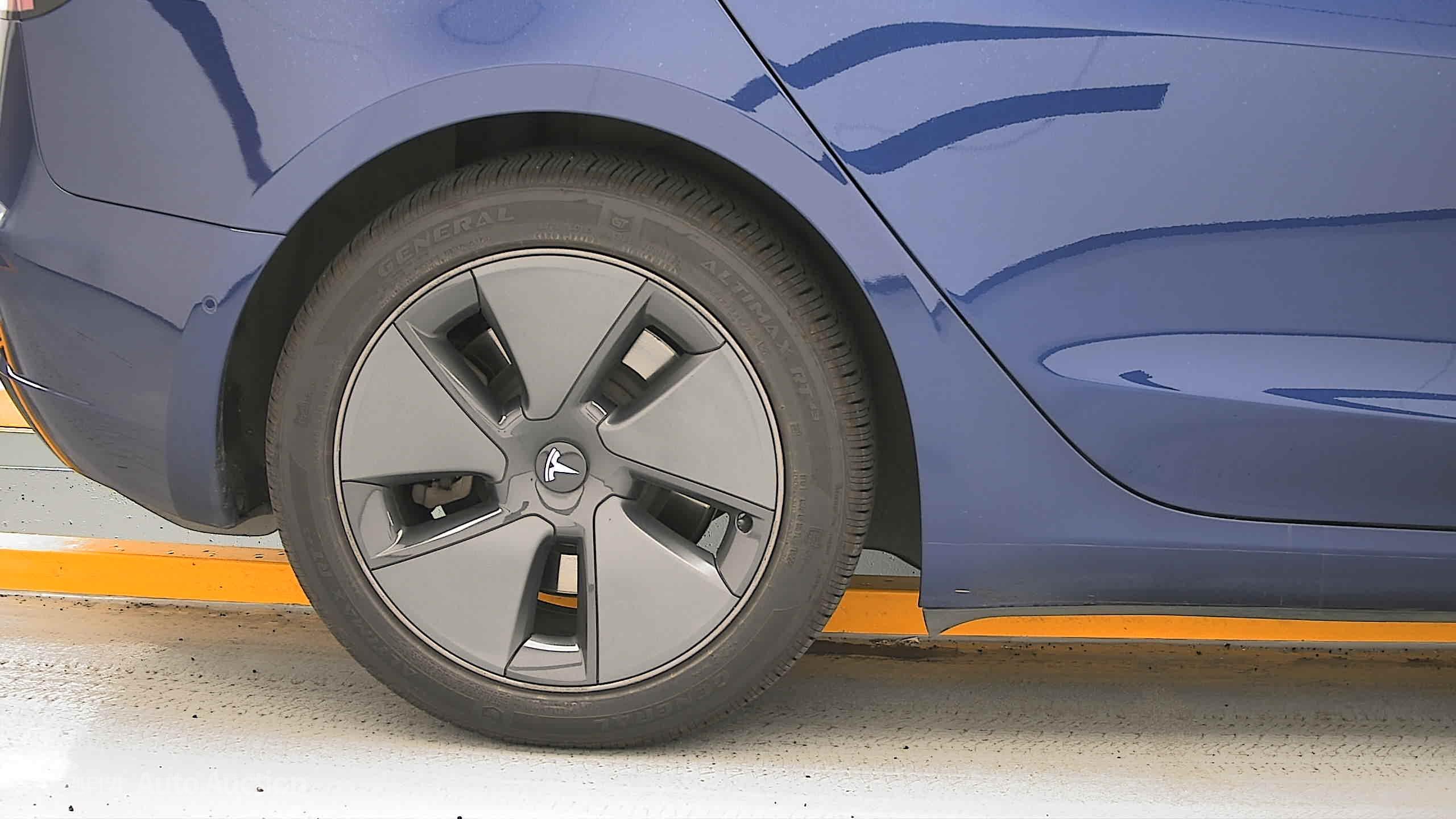 2021 - tesla model 3