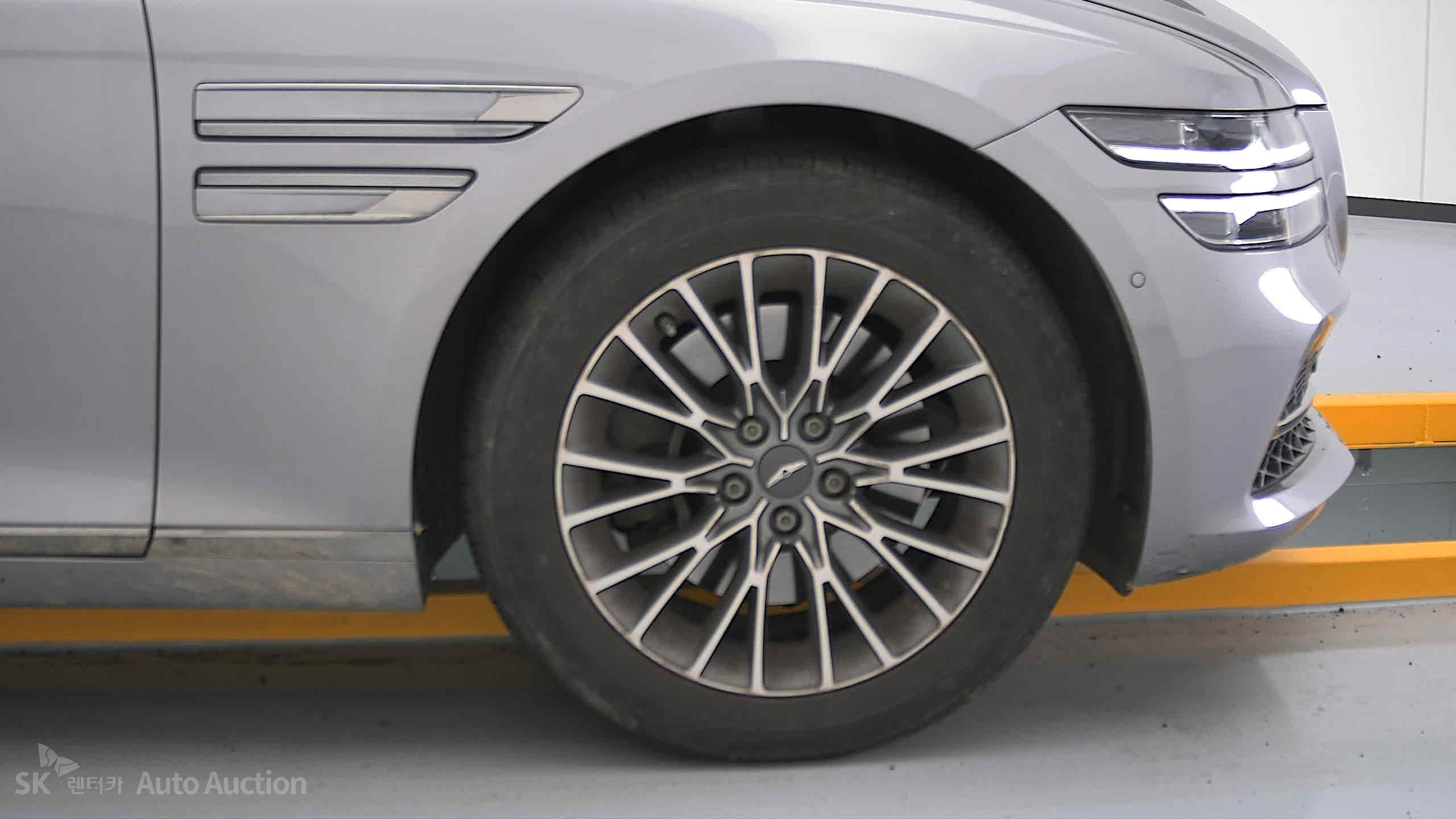2022 - genesis g80