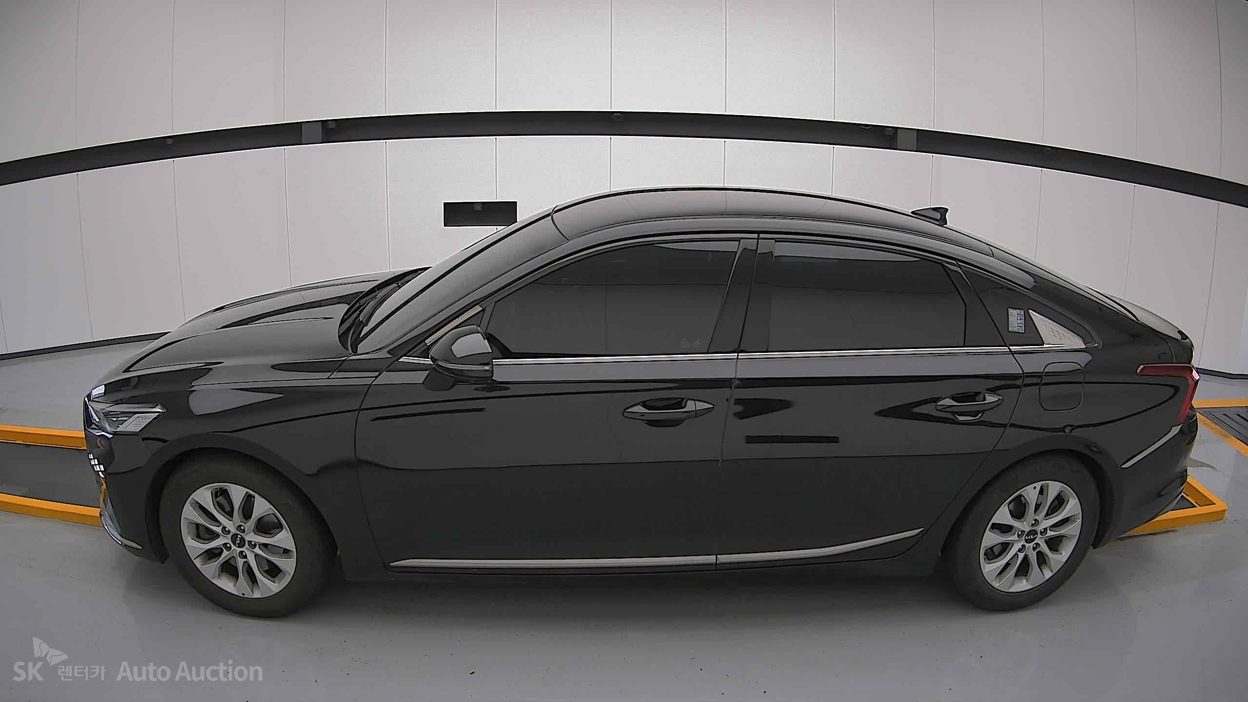 2022 - kia k8