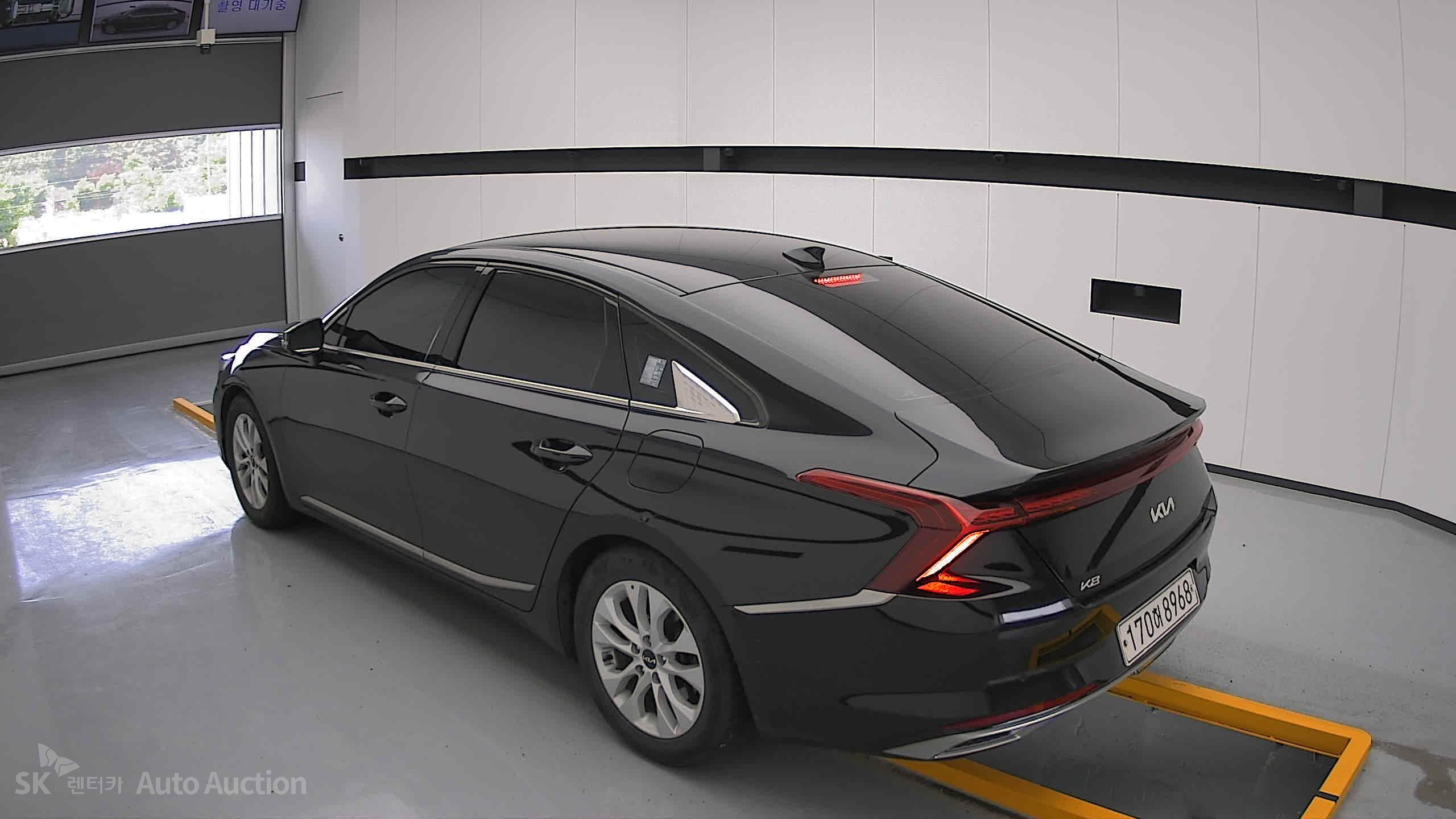 2022 - kia k8