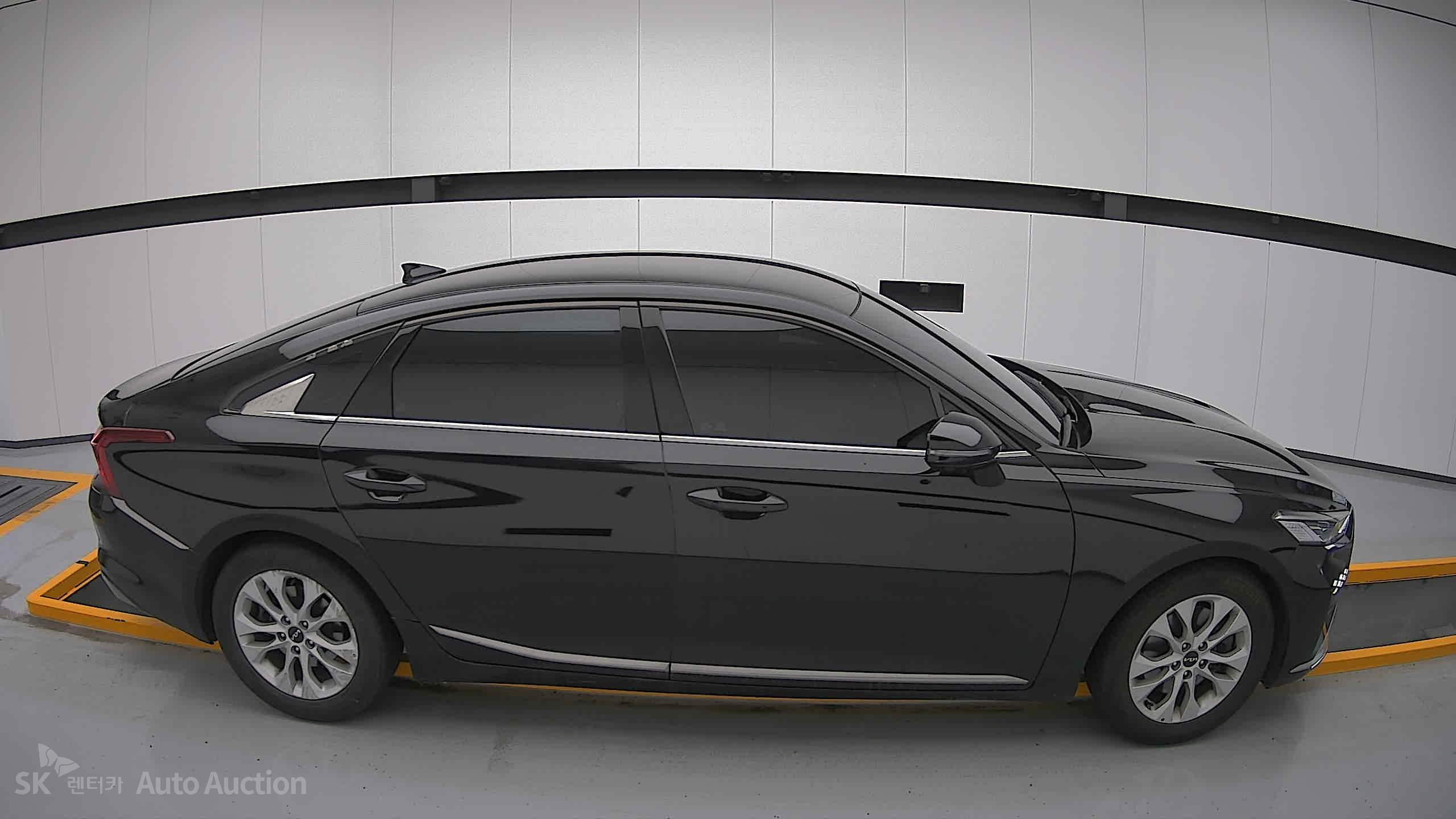 2022 - kia k8