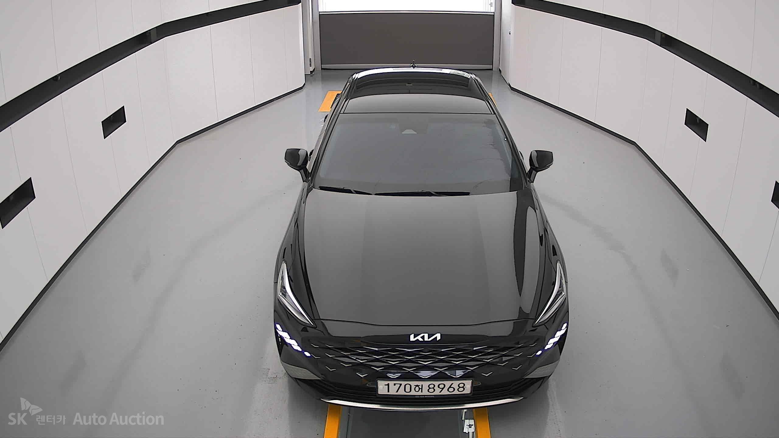 2022 - kia k8