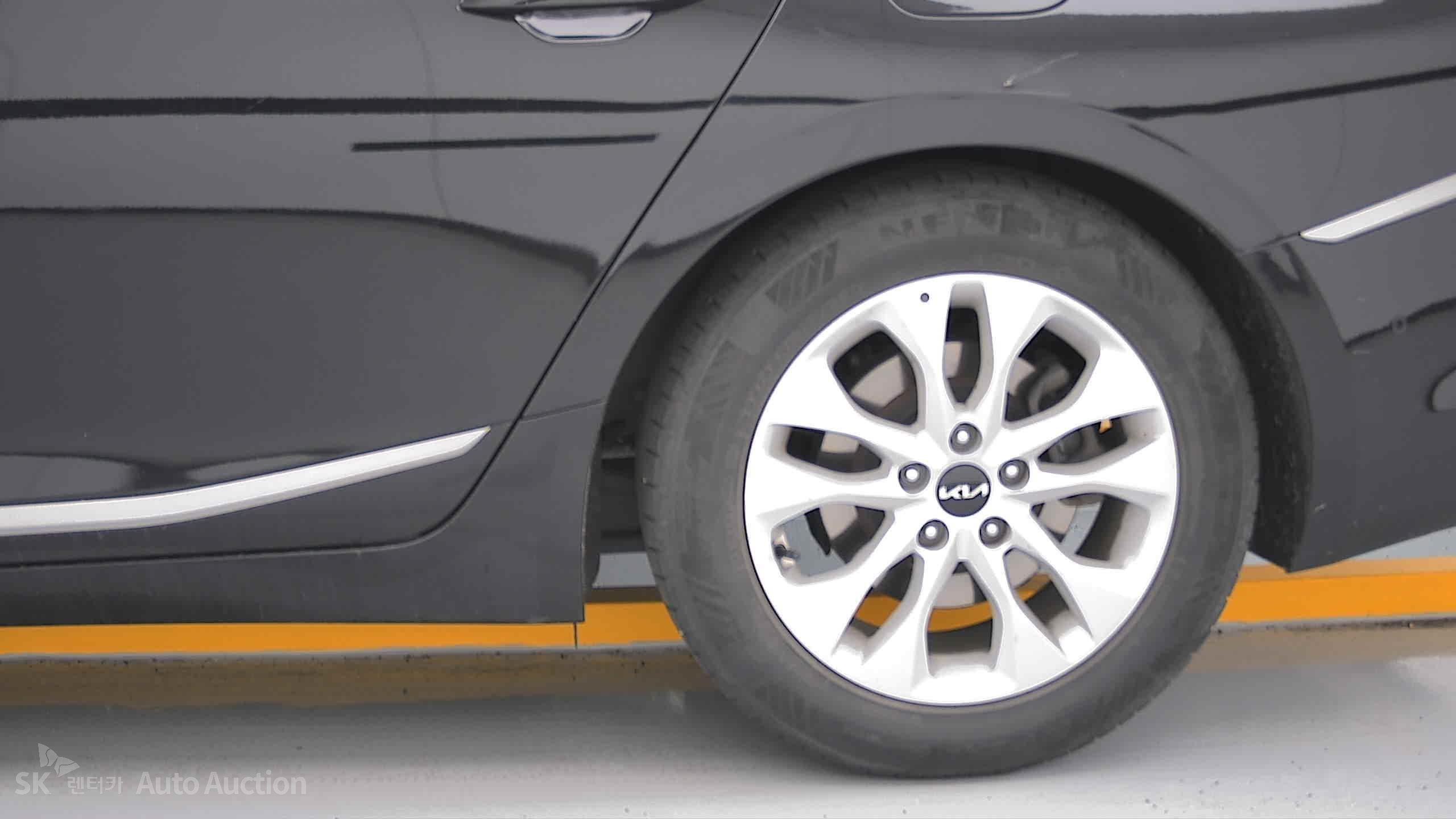 2022 - kia k8