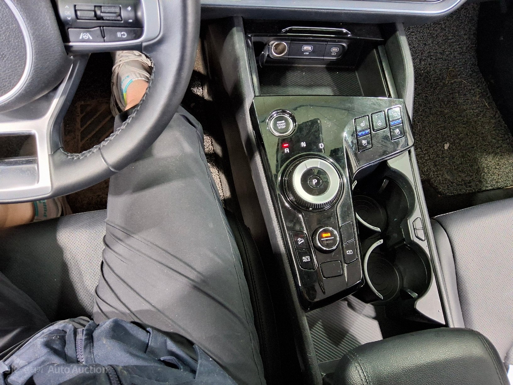 2023 - kia sportage