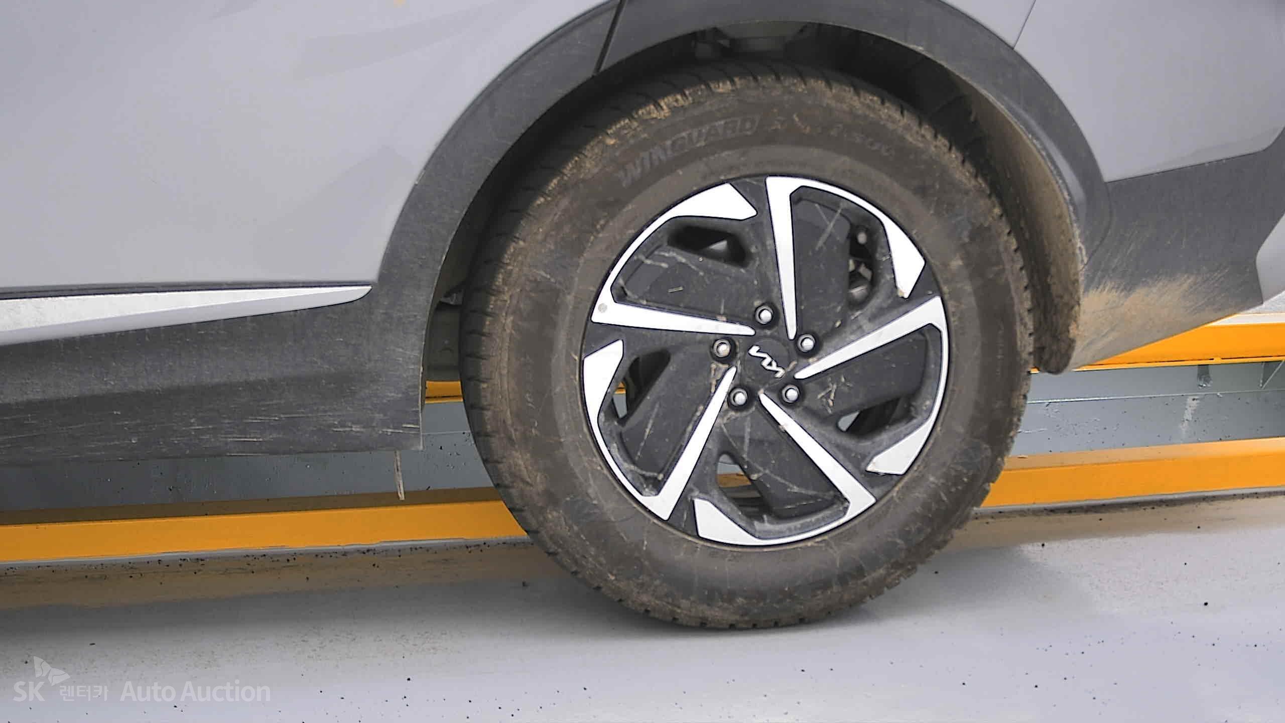 2023 - kia sportage