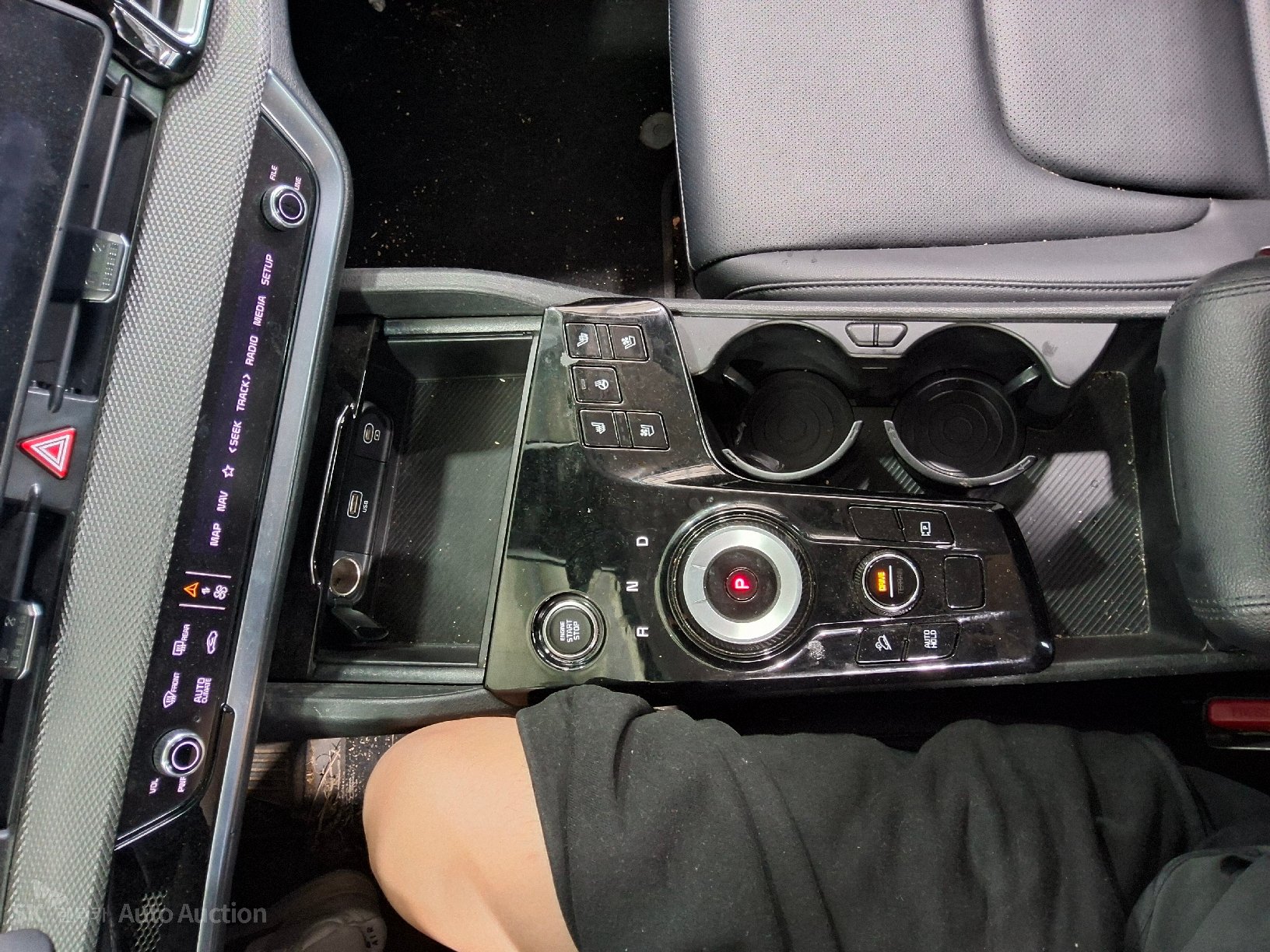 2023 - kia sportage