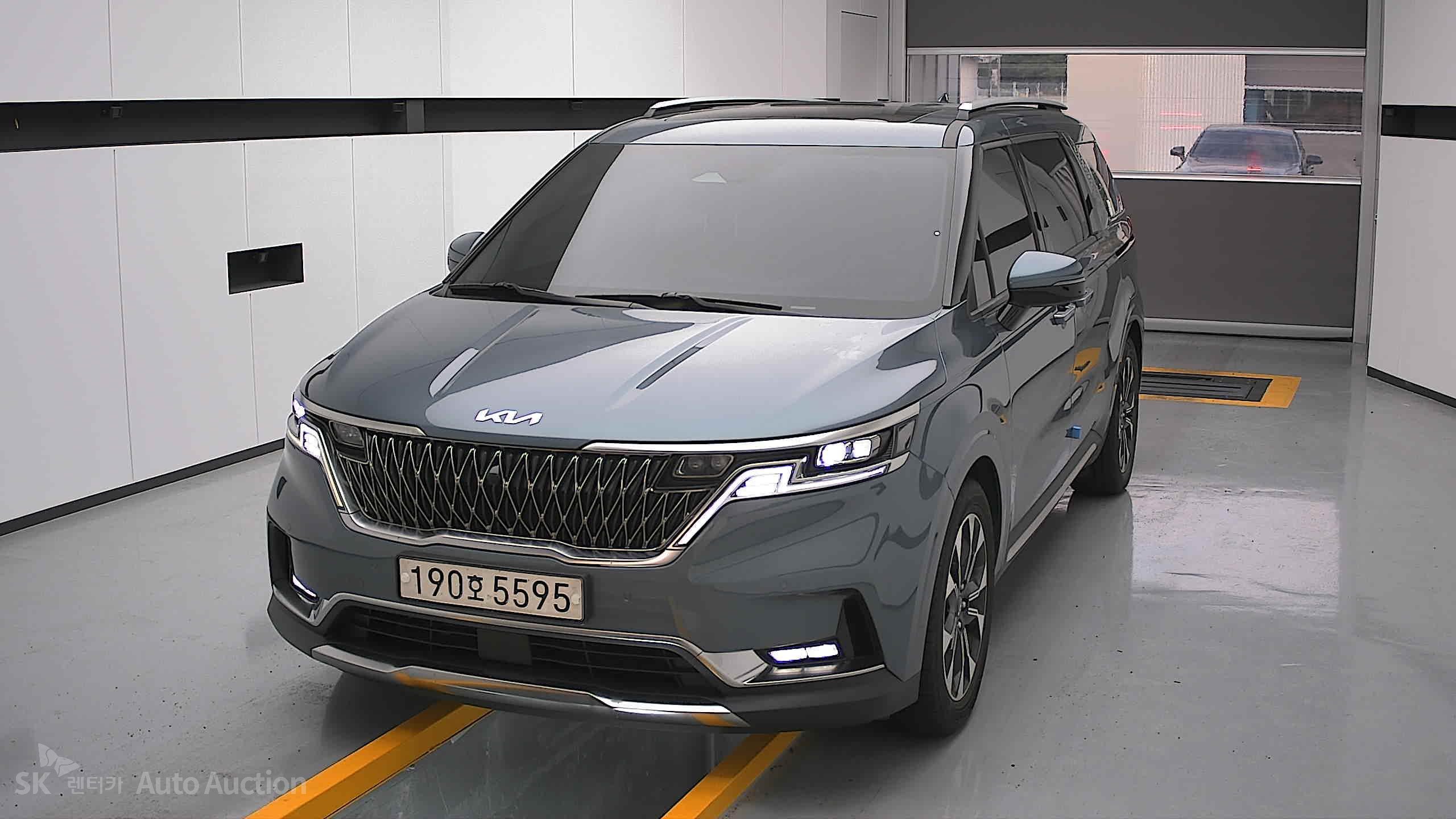 2023 - kia carnival