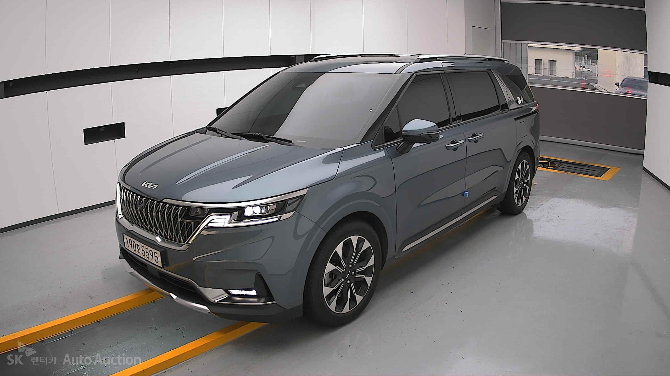 2023 - kia carnival