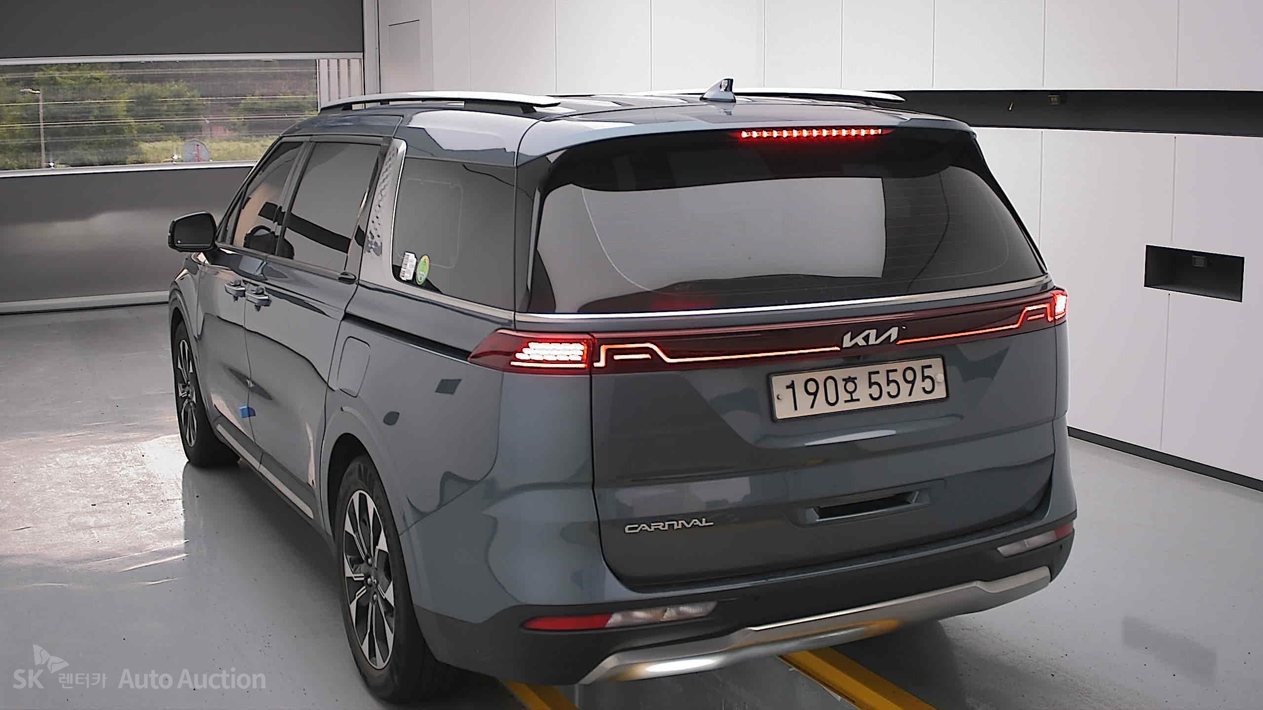 2023 - kia carnival