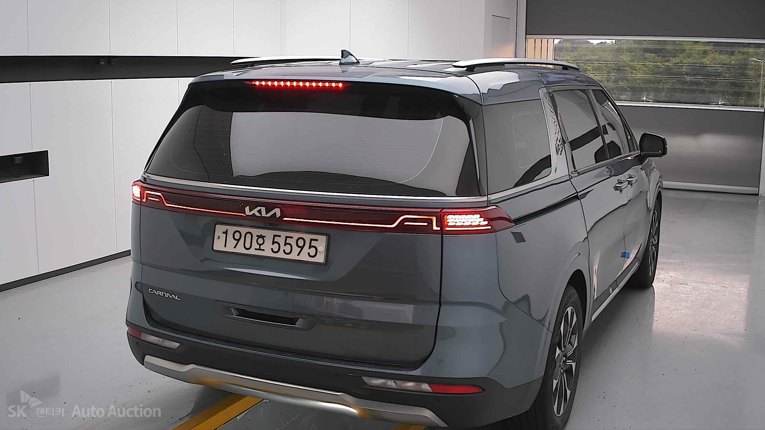2023 - kia carnival