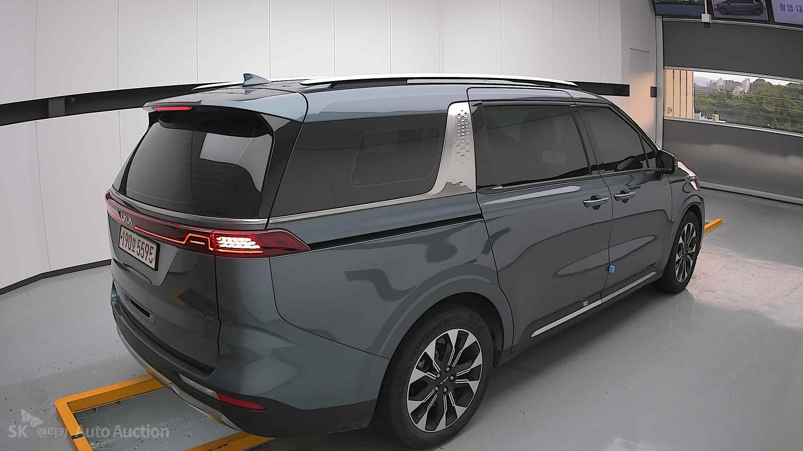 2023 - kia carnival