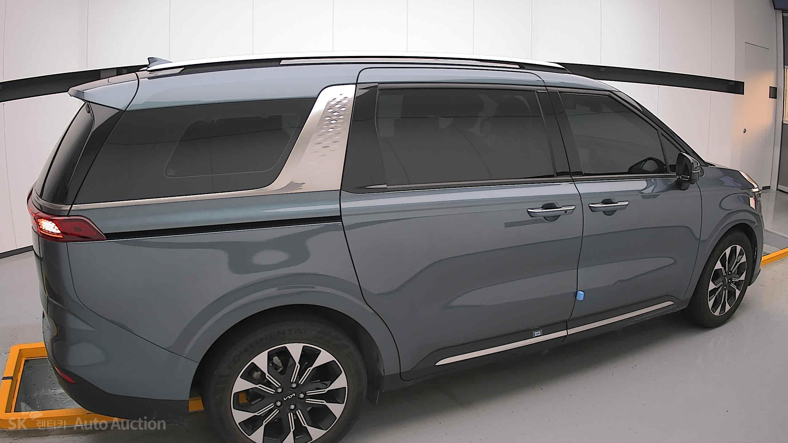 2023 - kia carnival