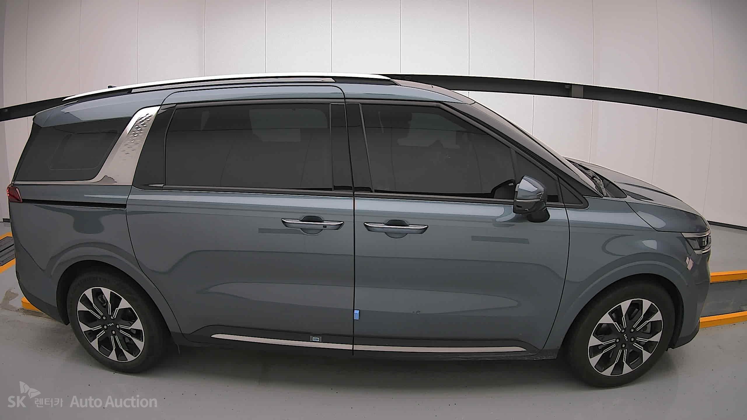 2023 - kia carnival