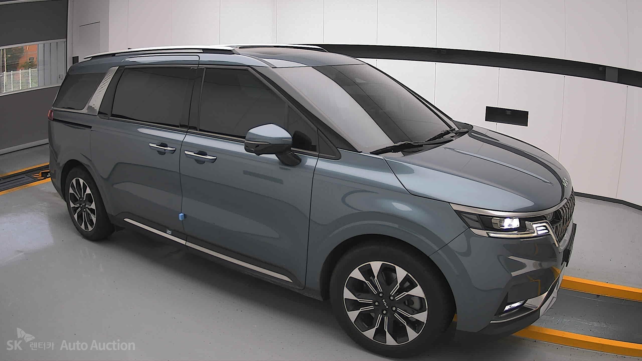 2023 - kia carnival