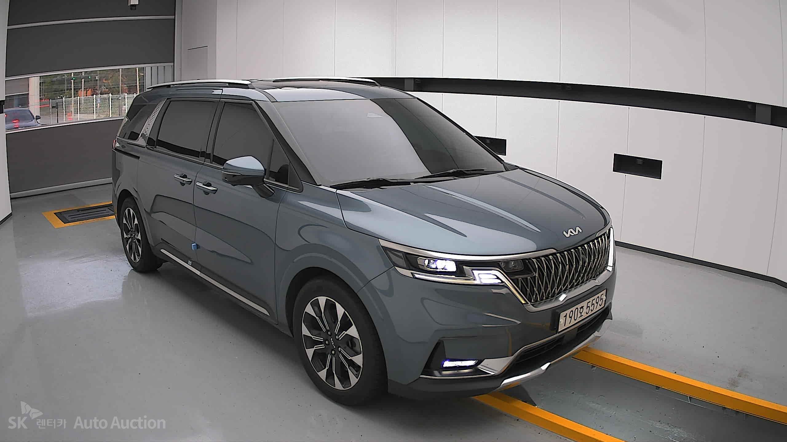 2023 - kia carnival