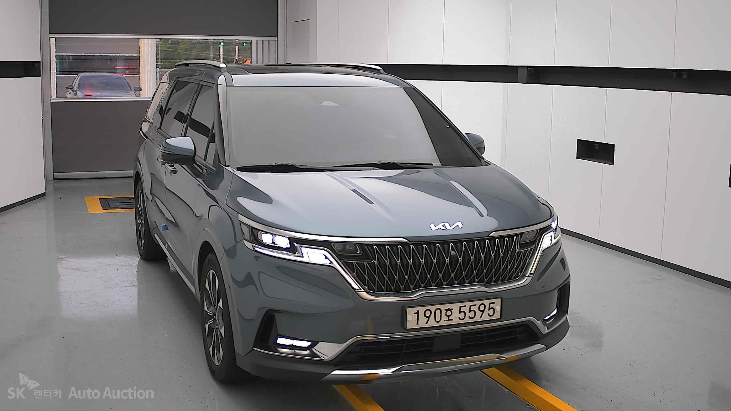 2023 - kia carnival