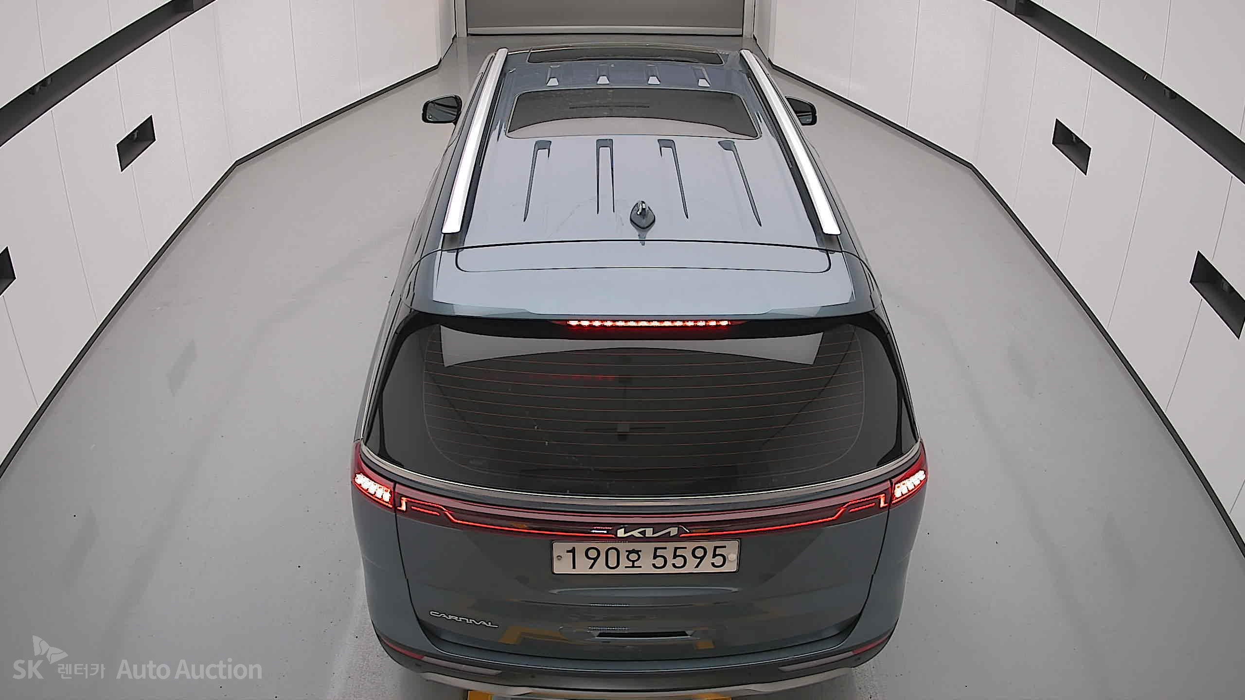 2023 - kia carnival