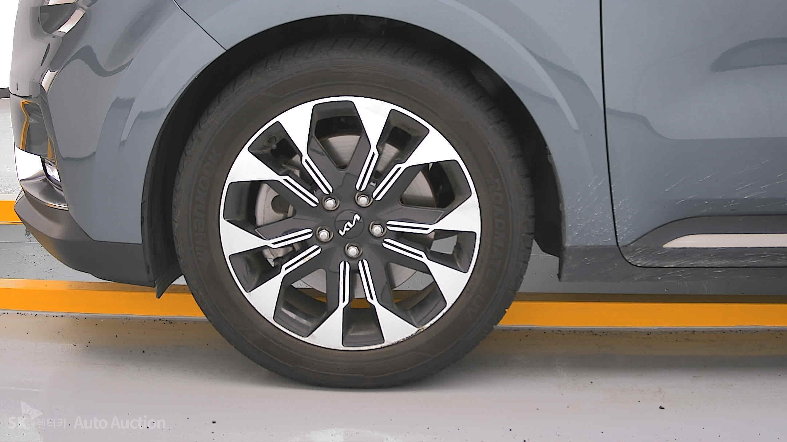 2023 - kia carnival