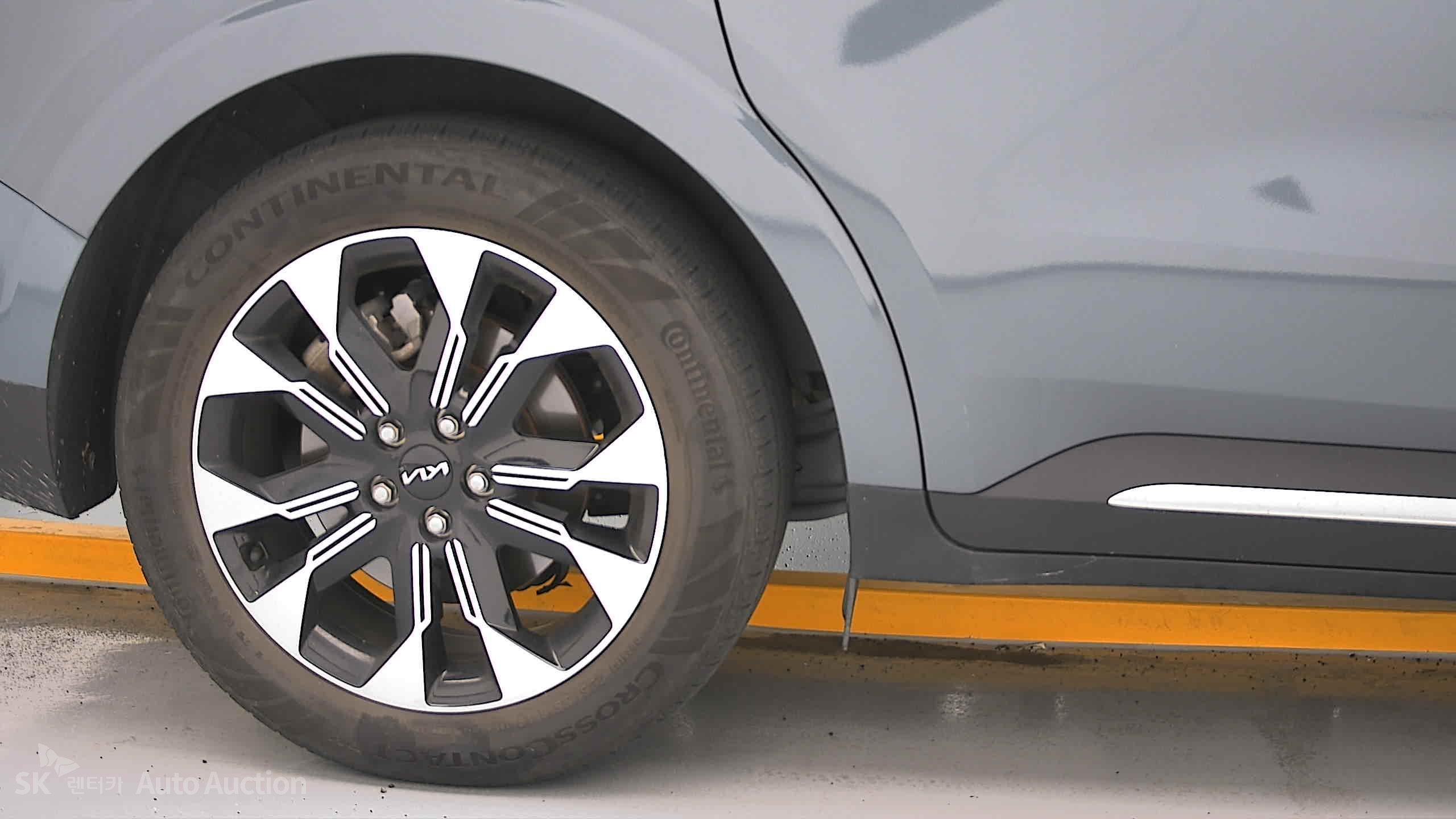 2023 - kia carnival