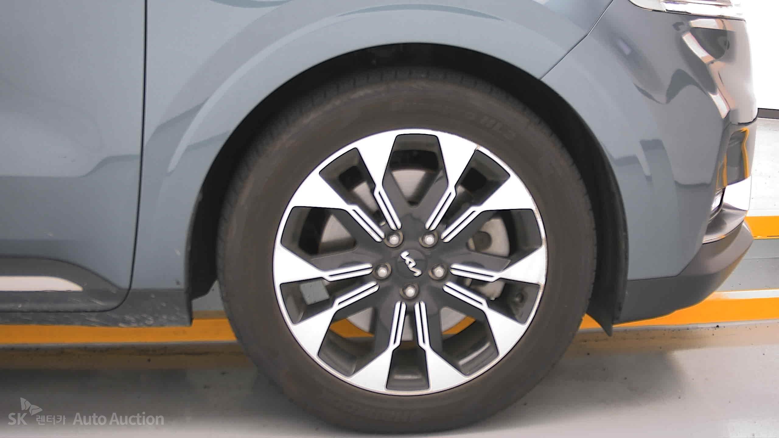 2023 - kia carnival