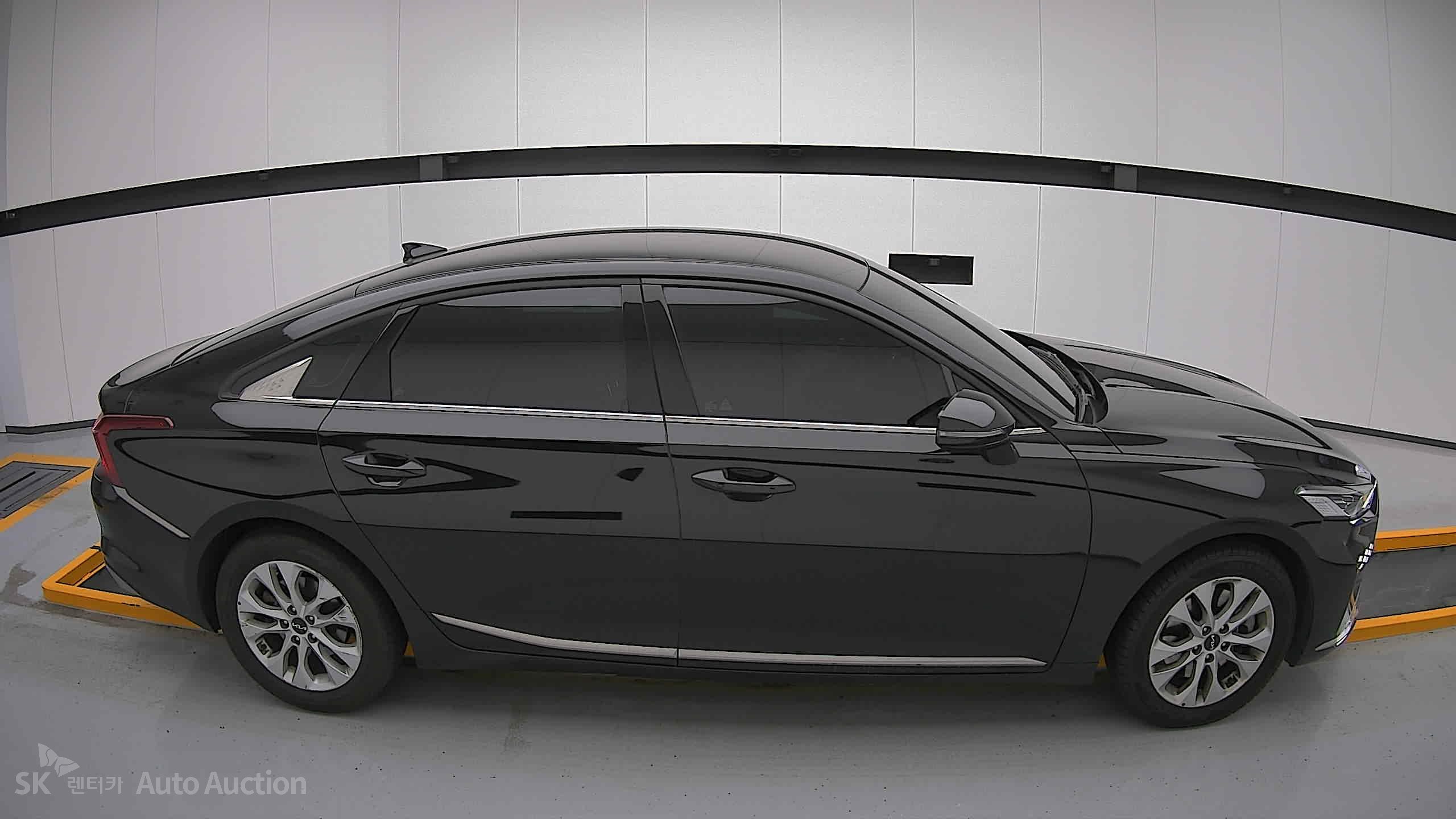 2022 - kia k8