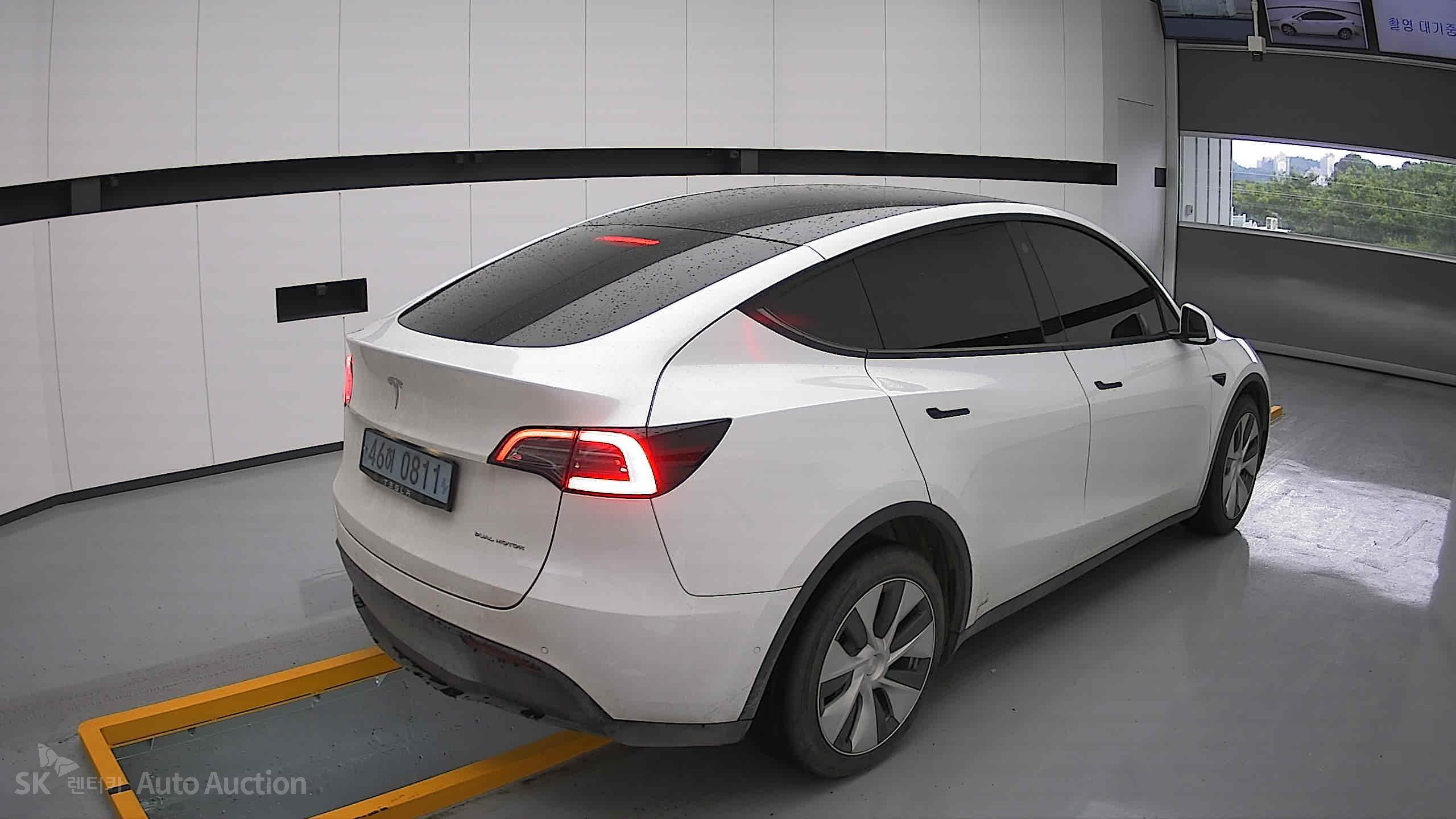 2022 - tesla model y