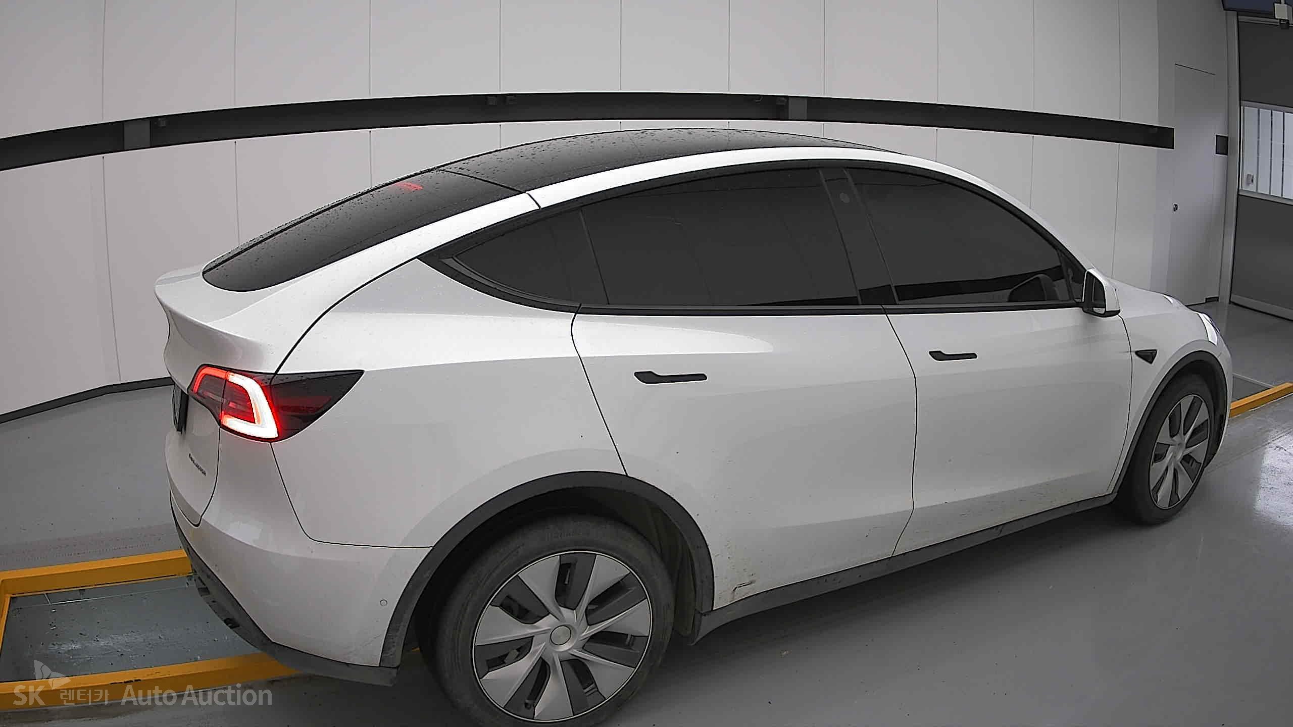2022 - tesla model y