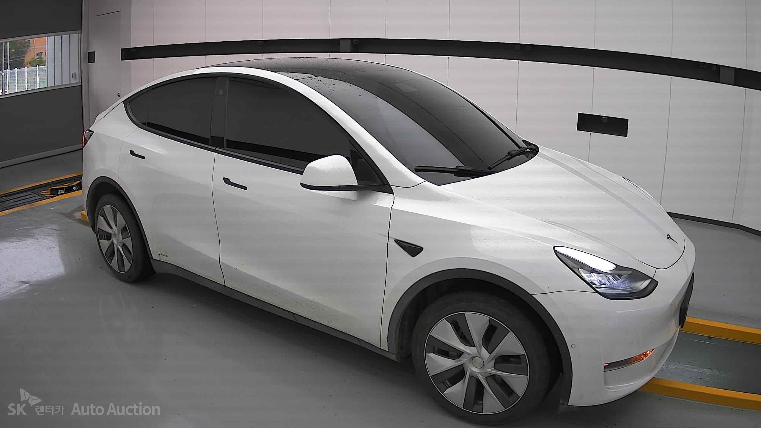 2022 - tesla model y