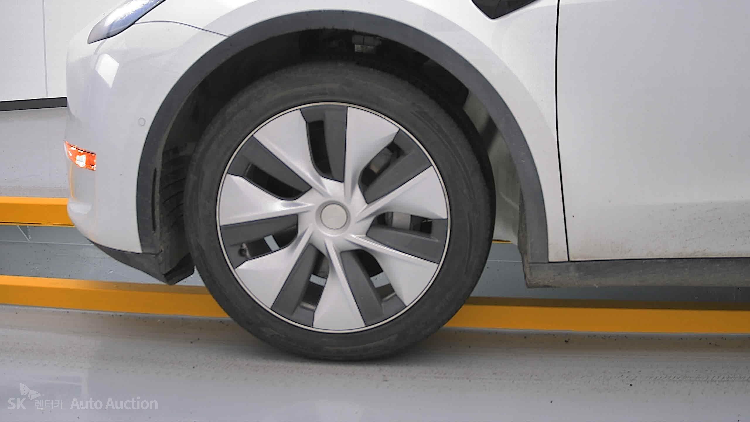2022 - tesla model y