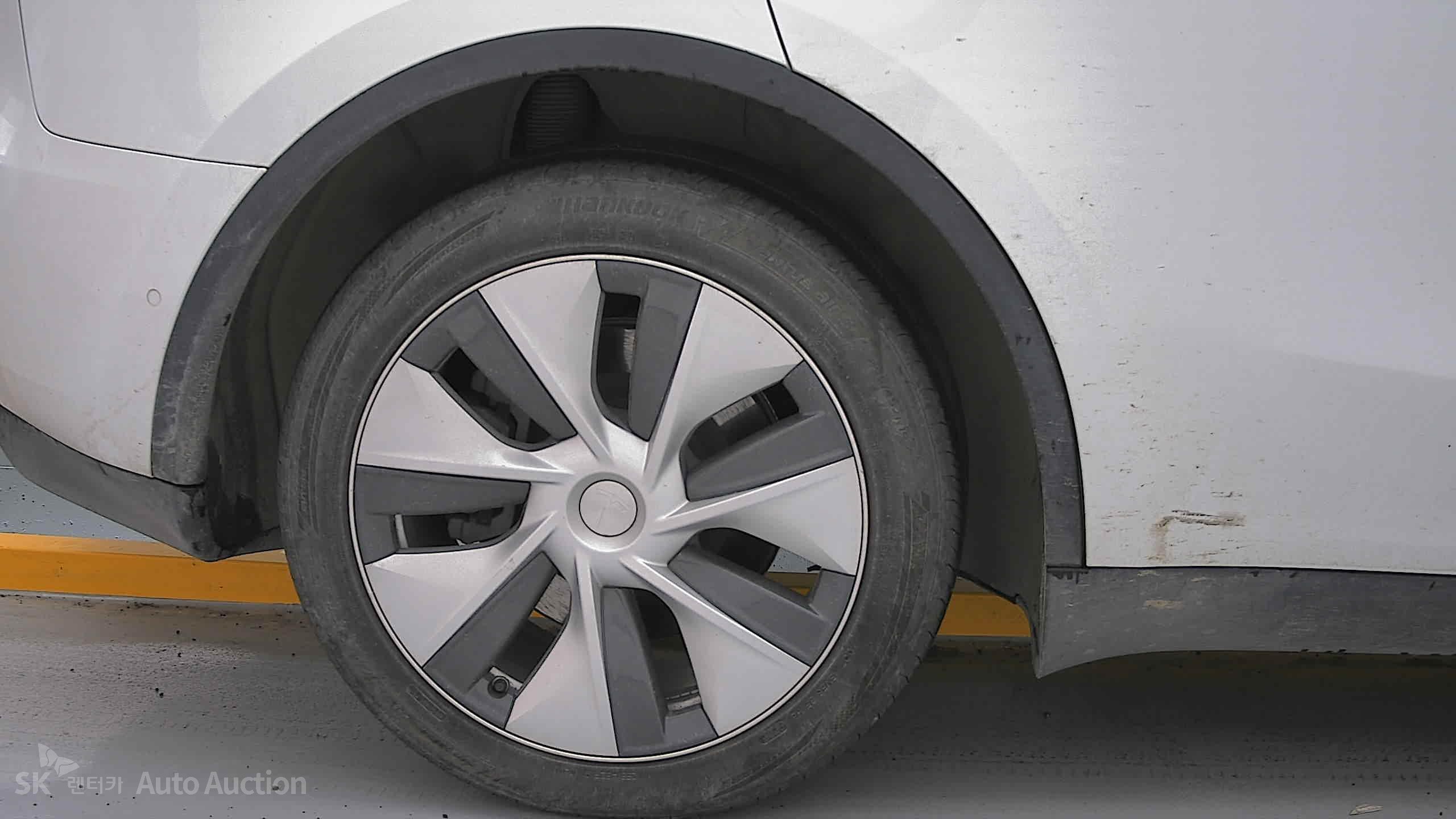2022 - tesla model y