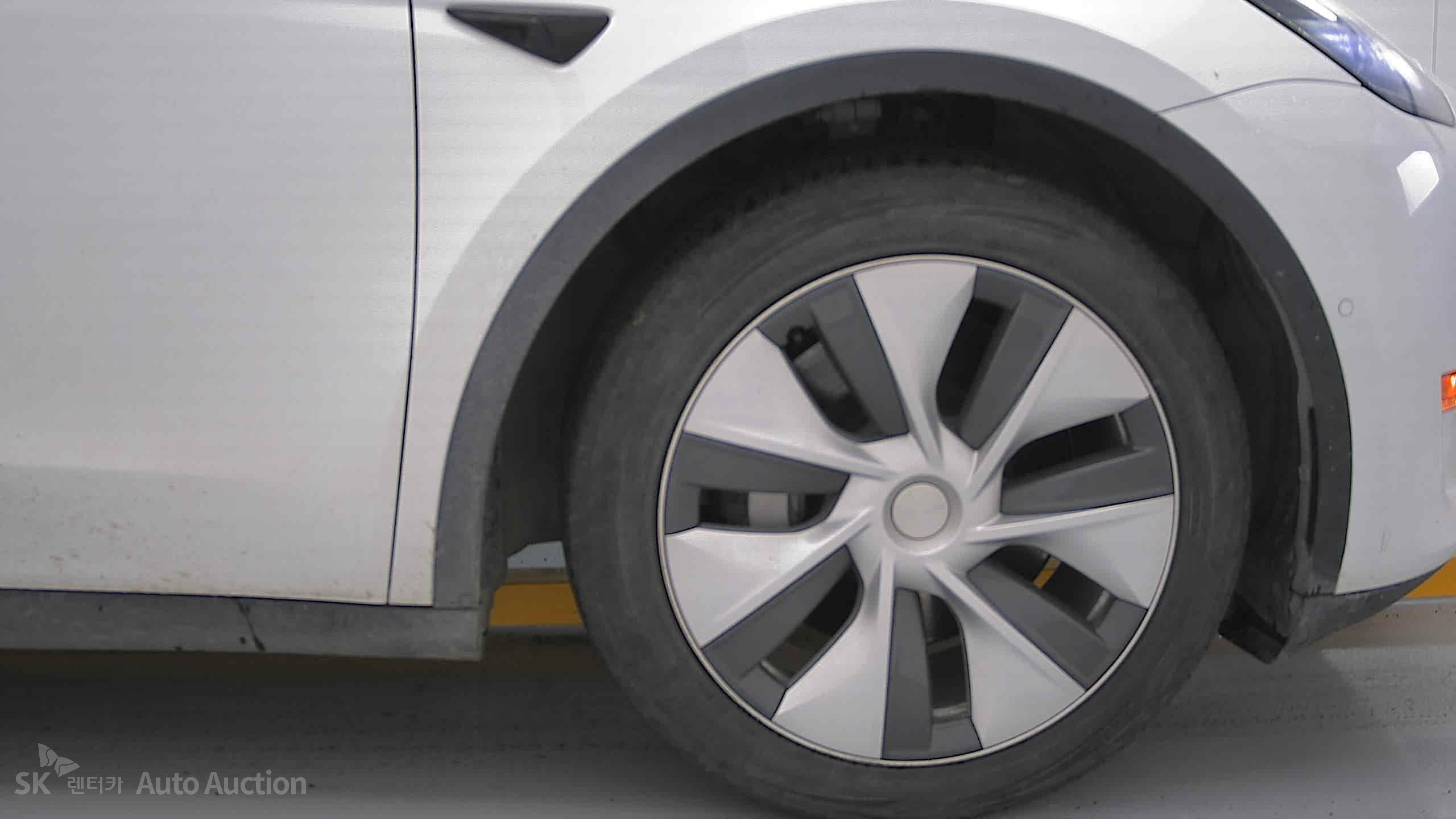 2022 - tesla model y