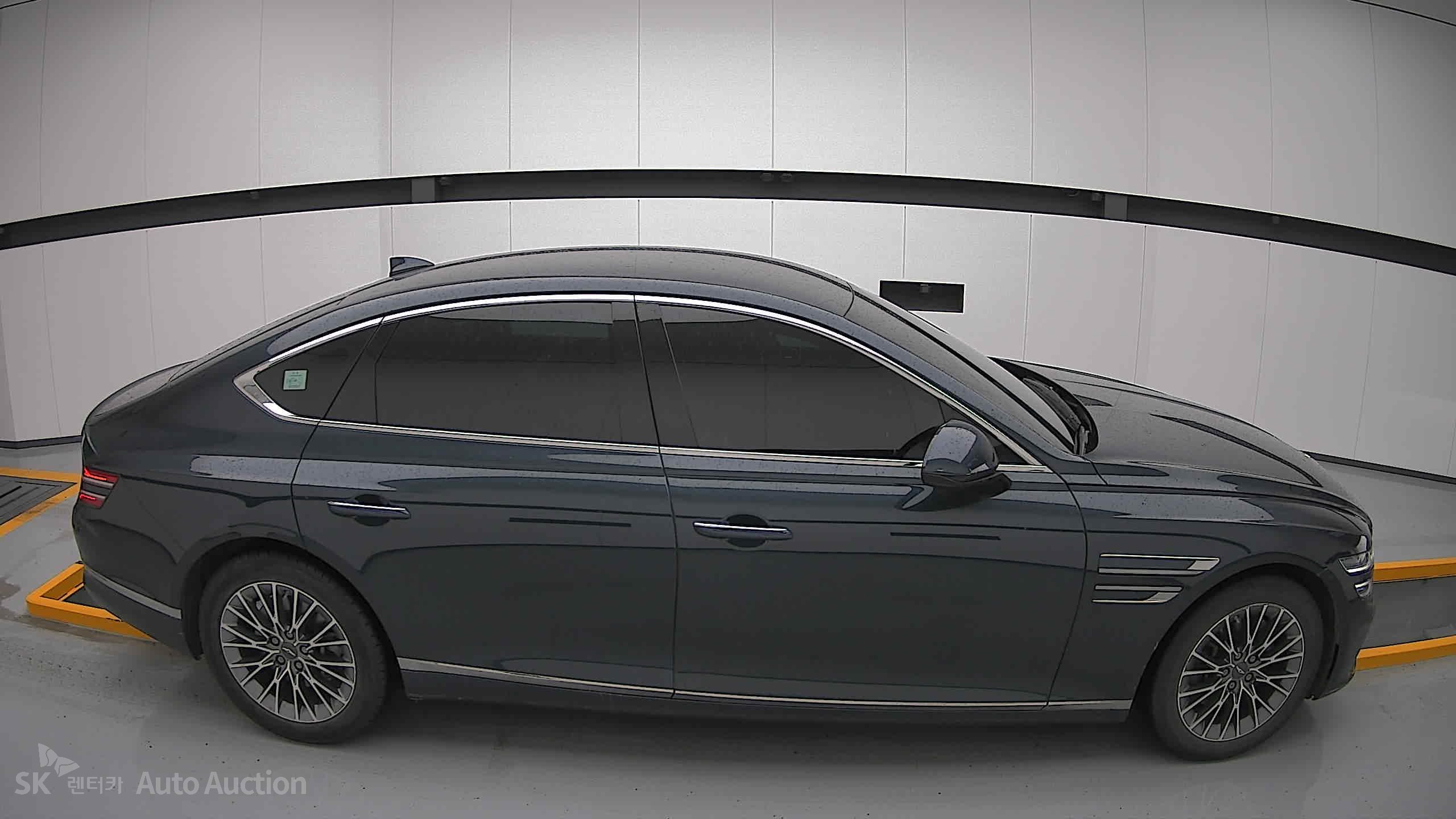 2022 - genesis g80