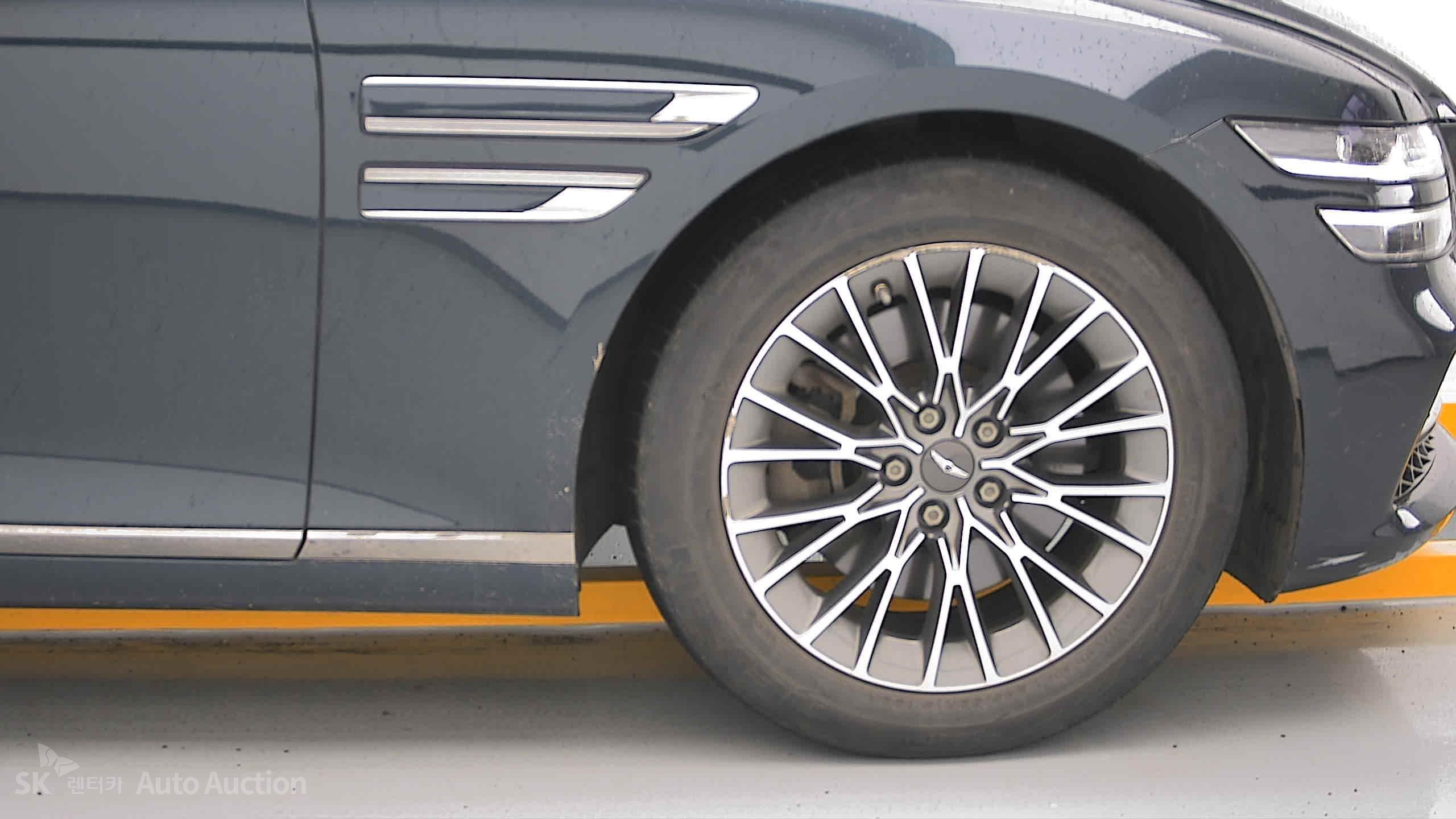 2022 - genesis g80