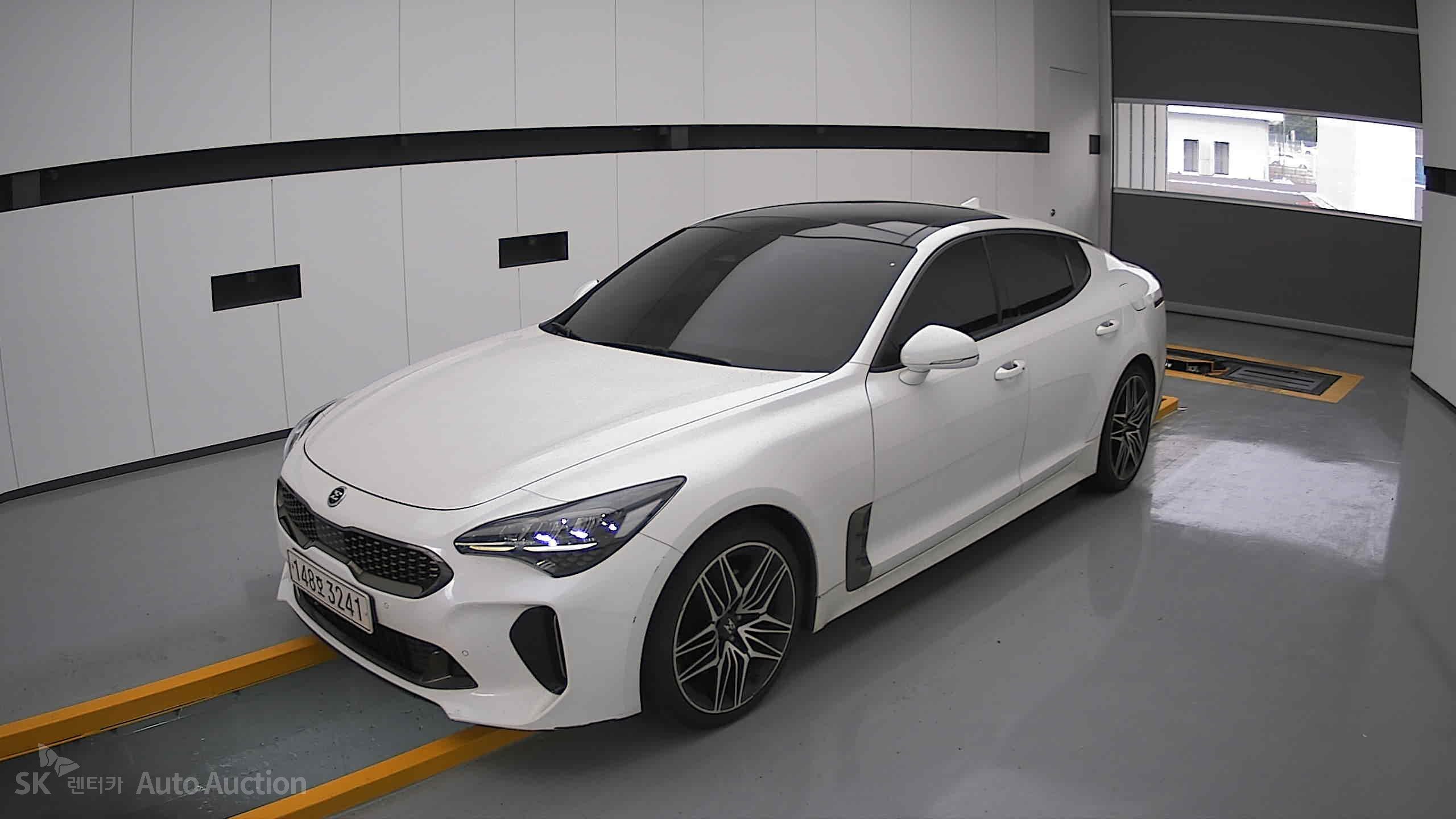 2021 - kia stinger