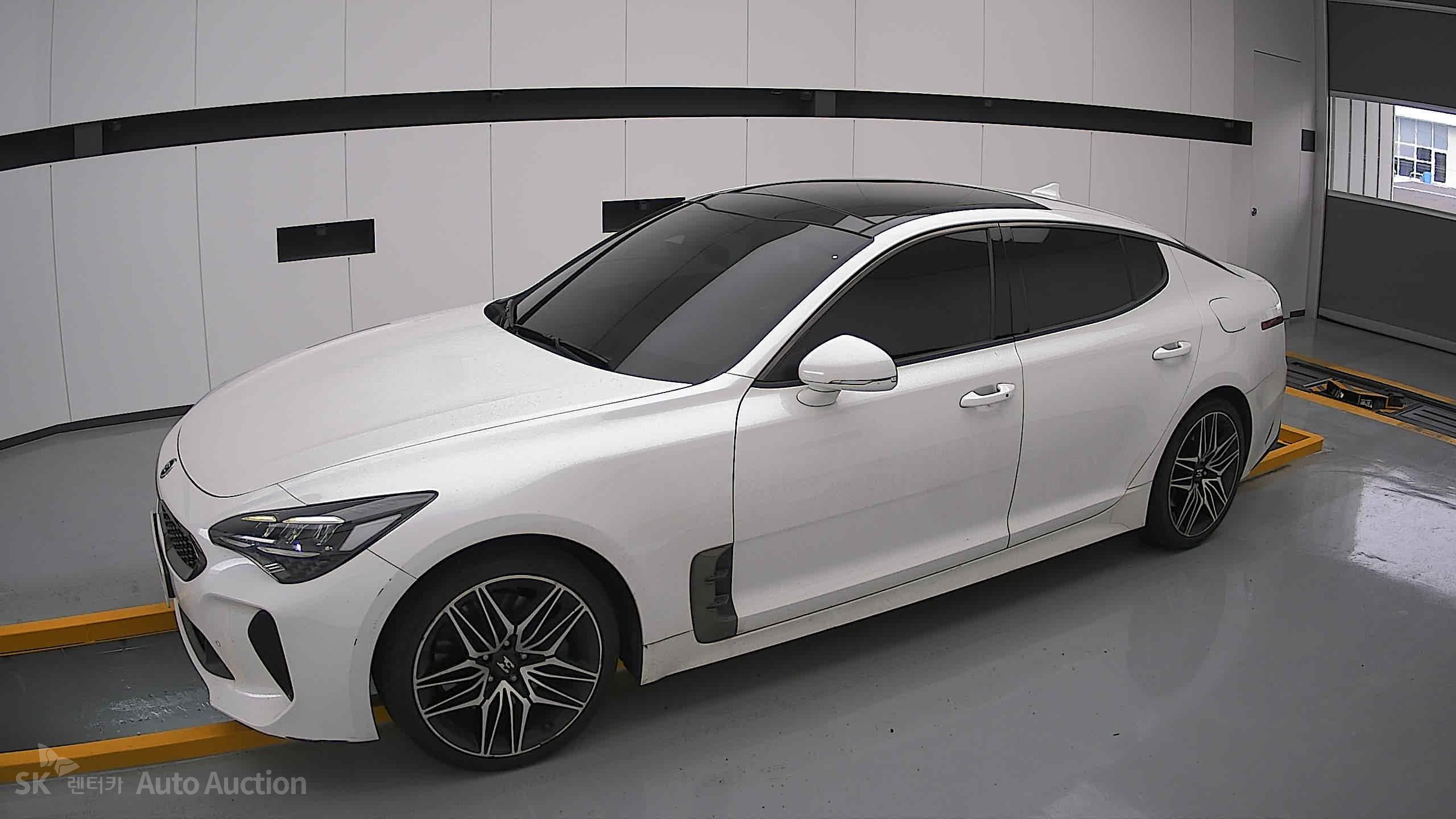 2021 - kia stinger