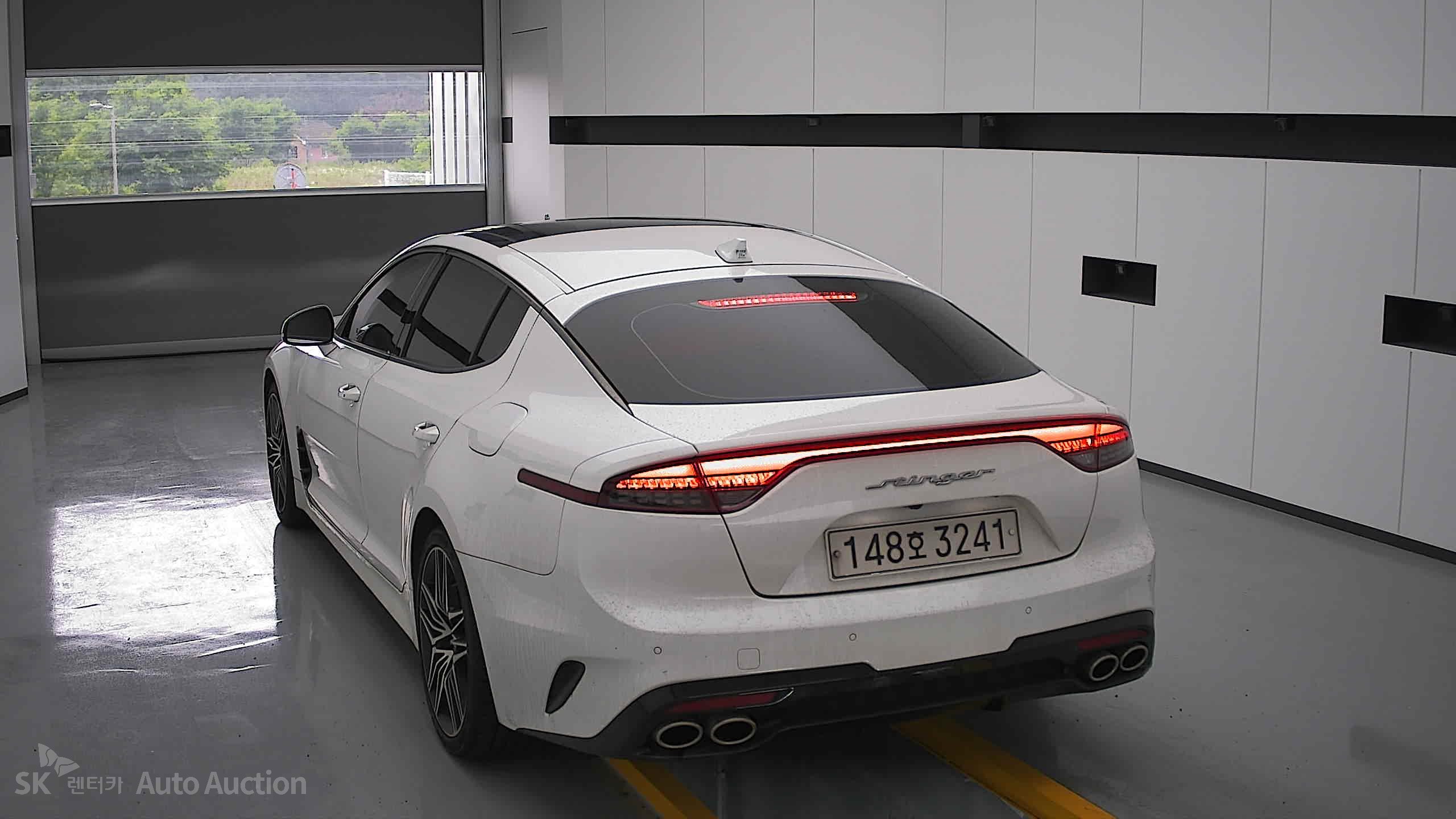 2021 - kia stinger