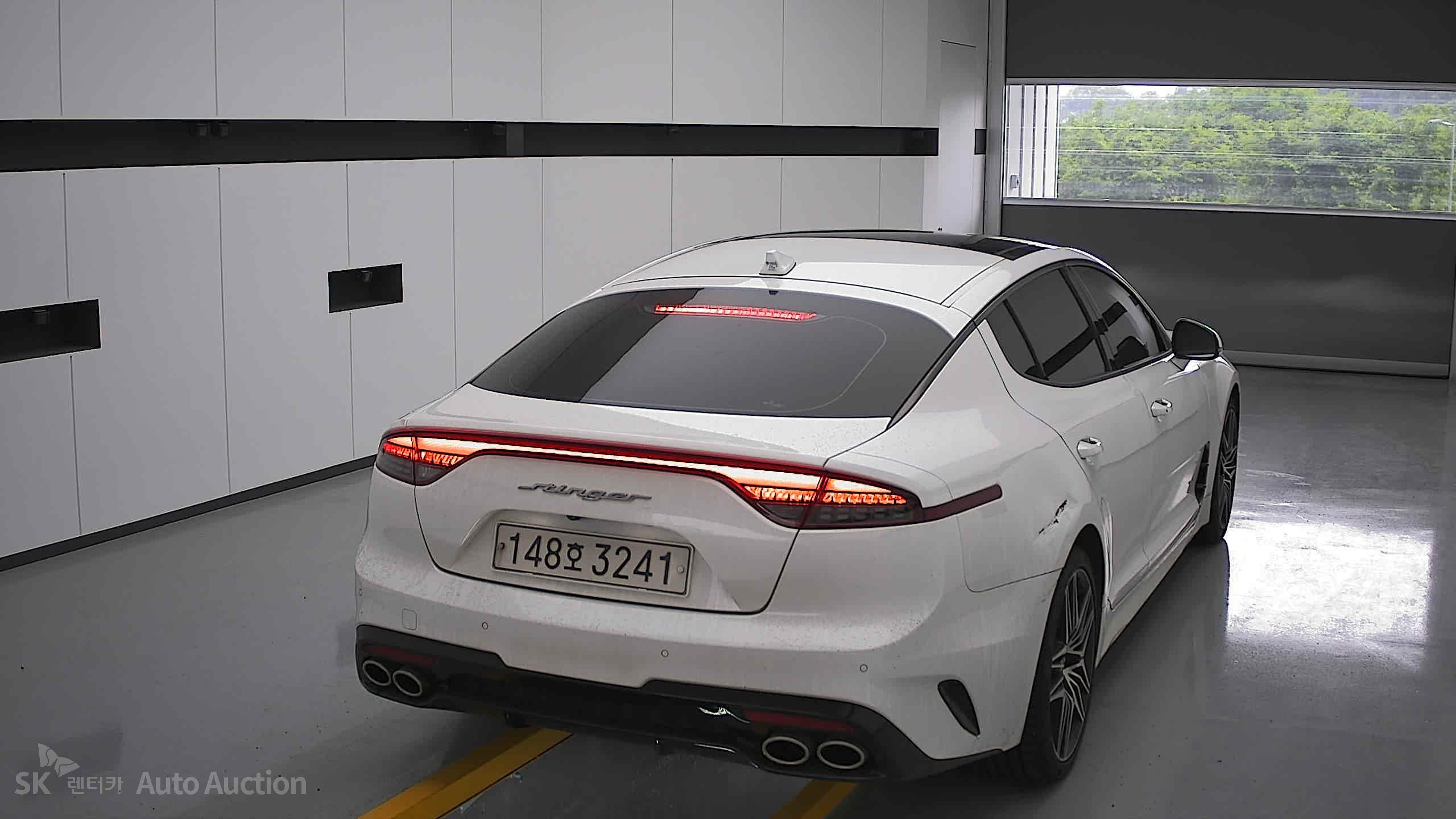 2021 - kia stinger